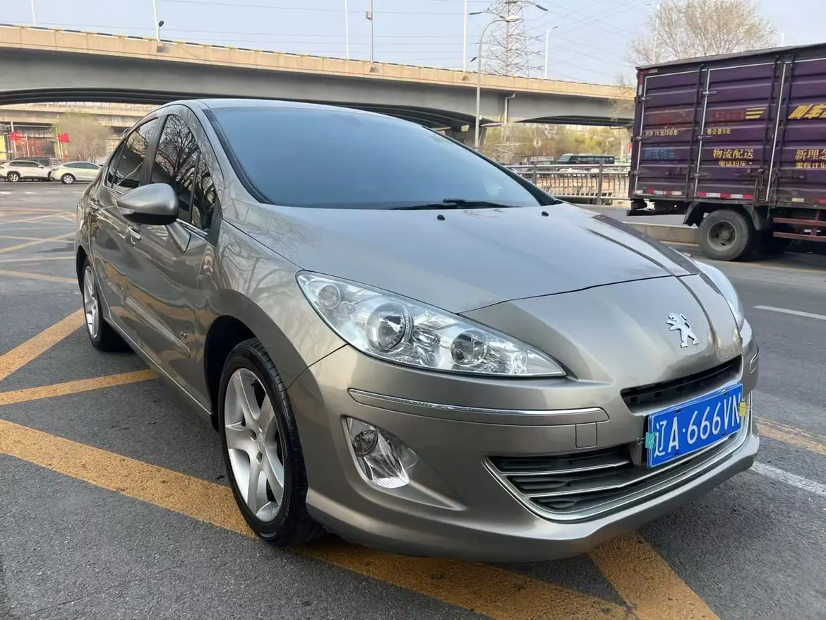 Peugeot 408
