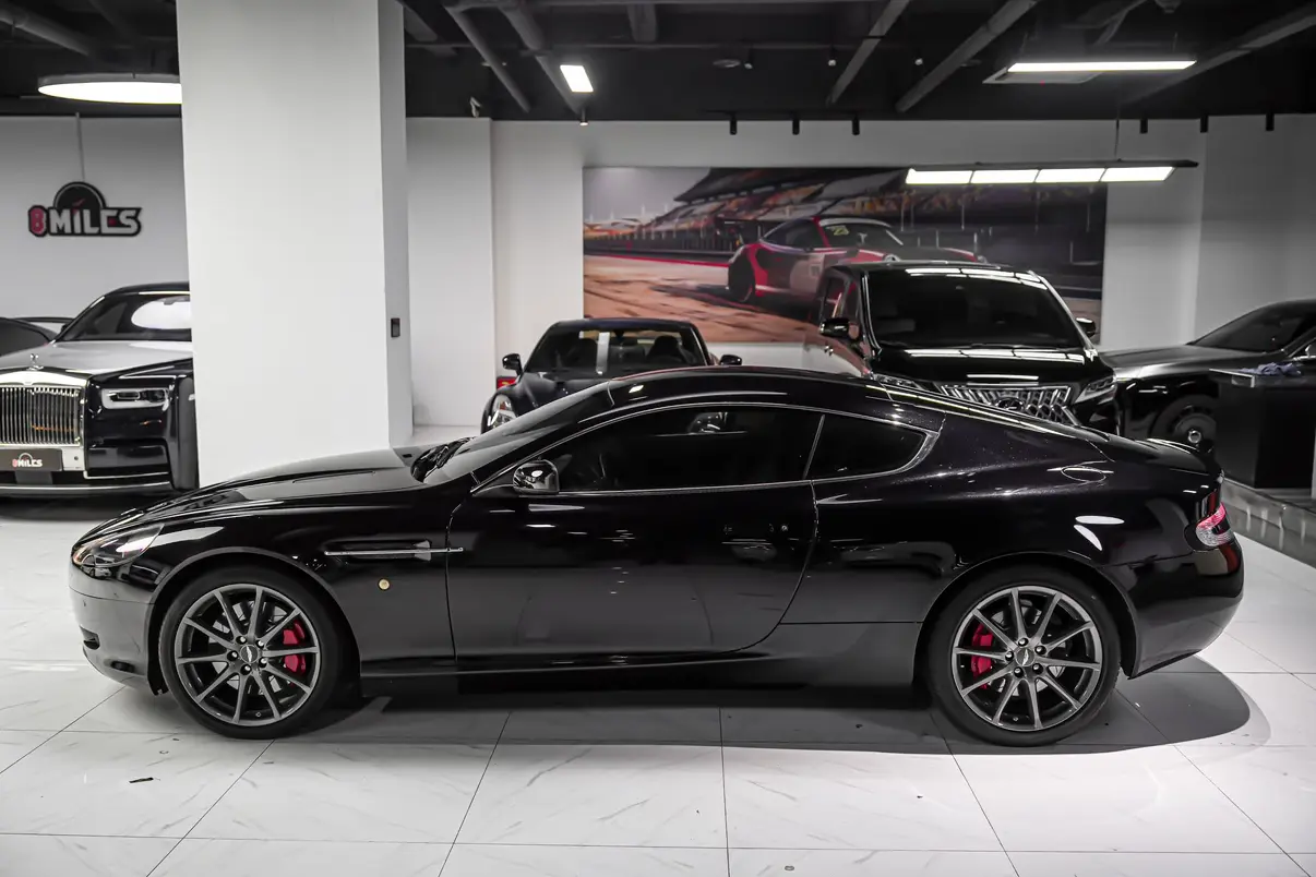 Aston Martin DB9