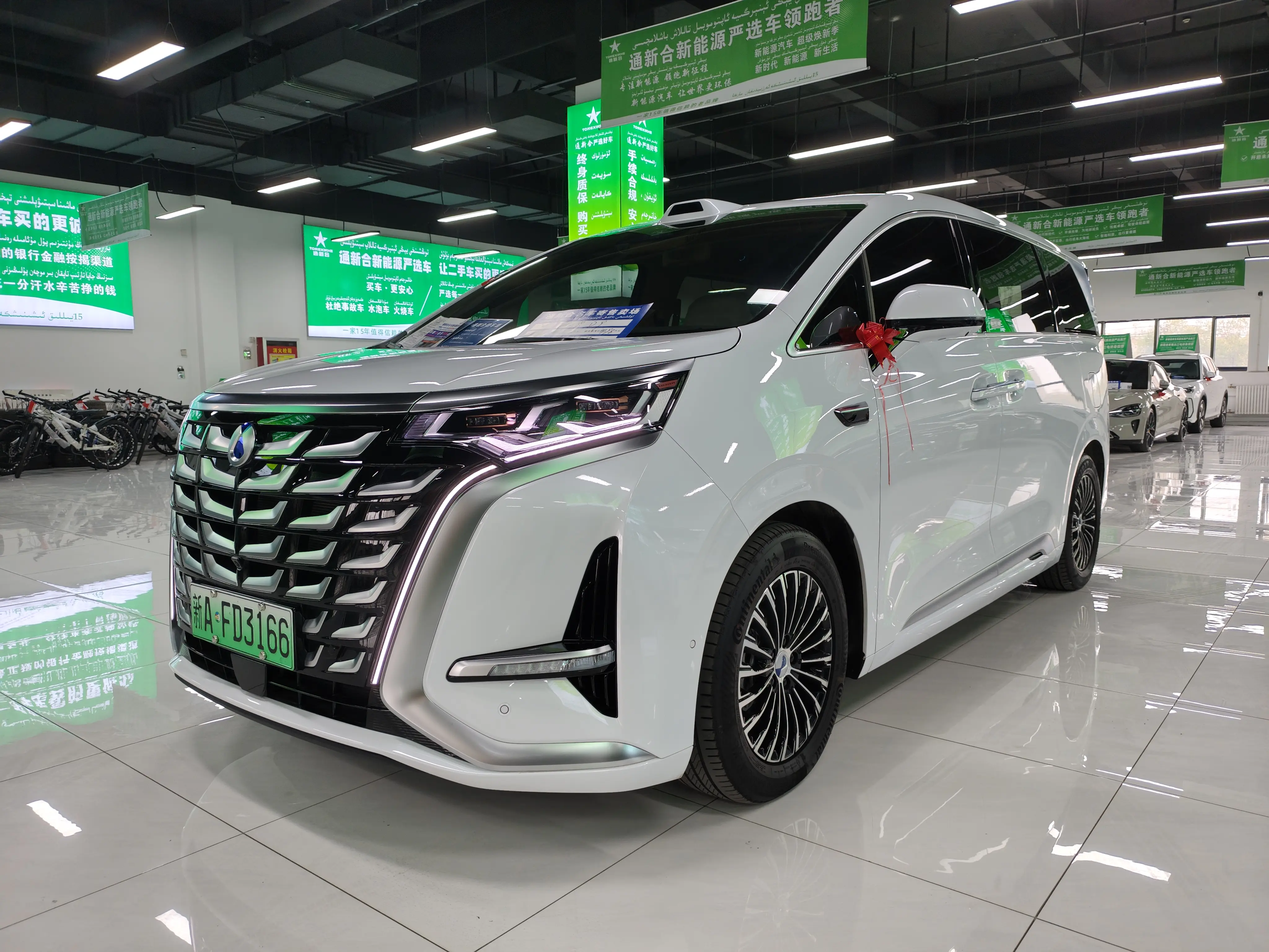 Denza D9 DM  из Китая