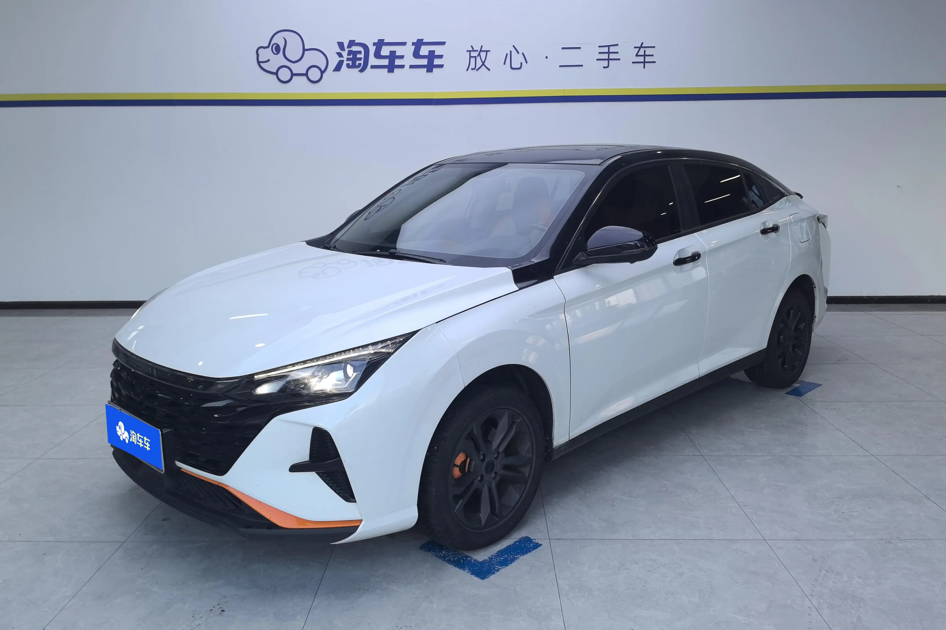 Dongfeng Yixuan  из Китая