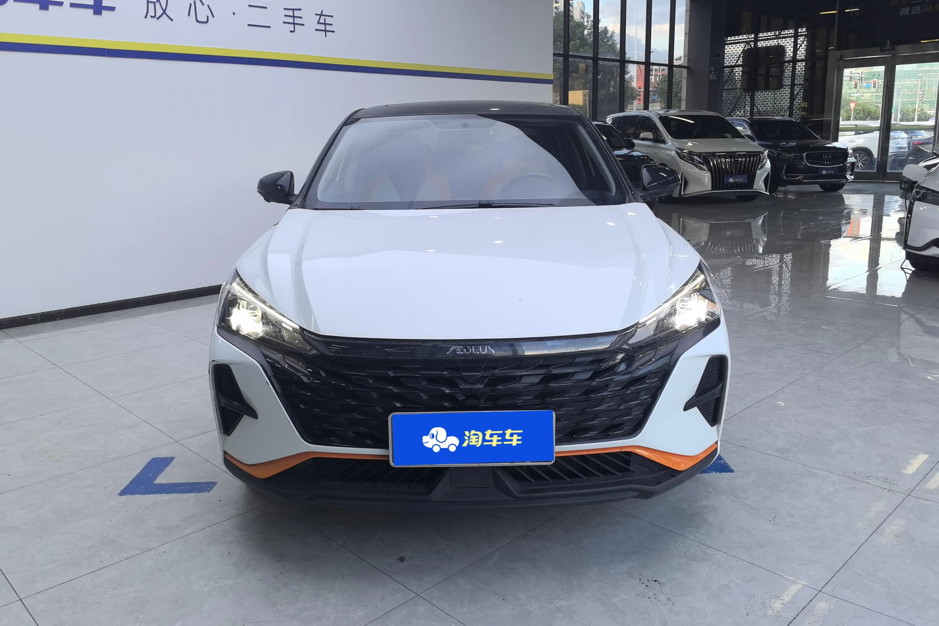 Dongfeng Yixuan  из Китая