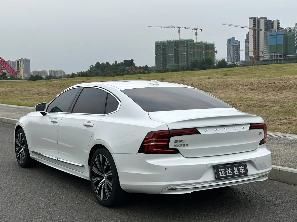 Volvo S90