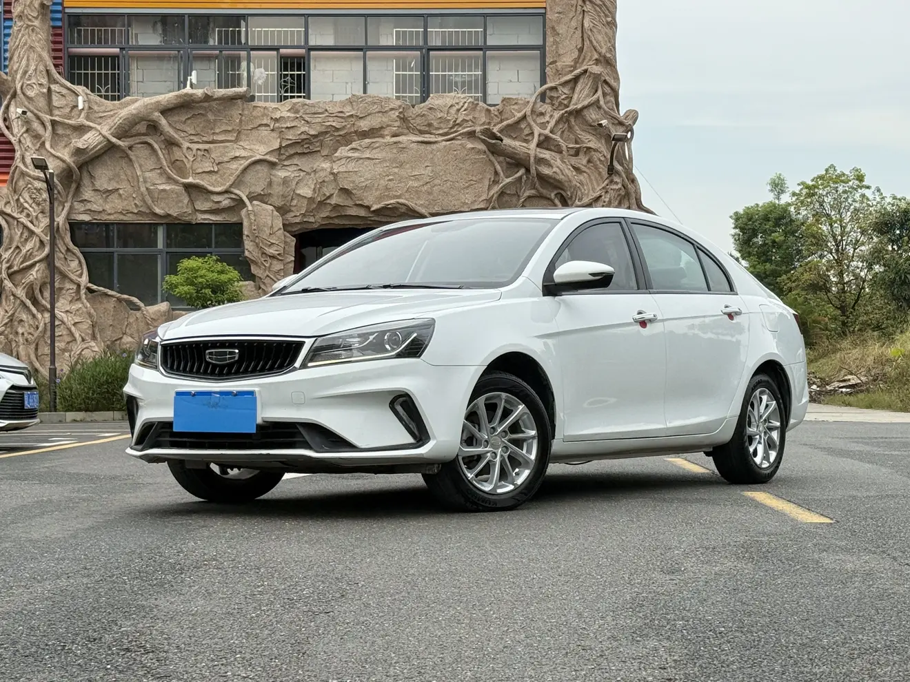 Geely Emgrand  из Китая