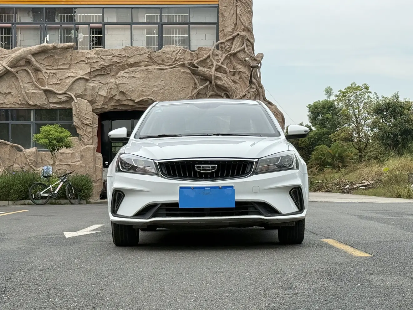 Geely Emgrand  из Китая