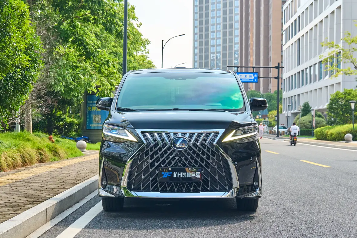 Toyota Crown Wellfire