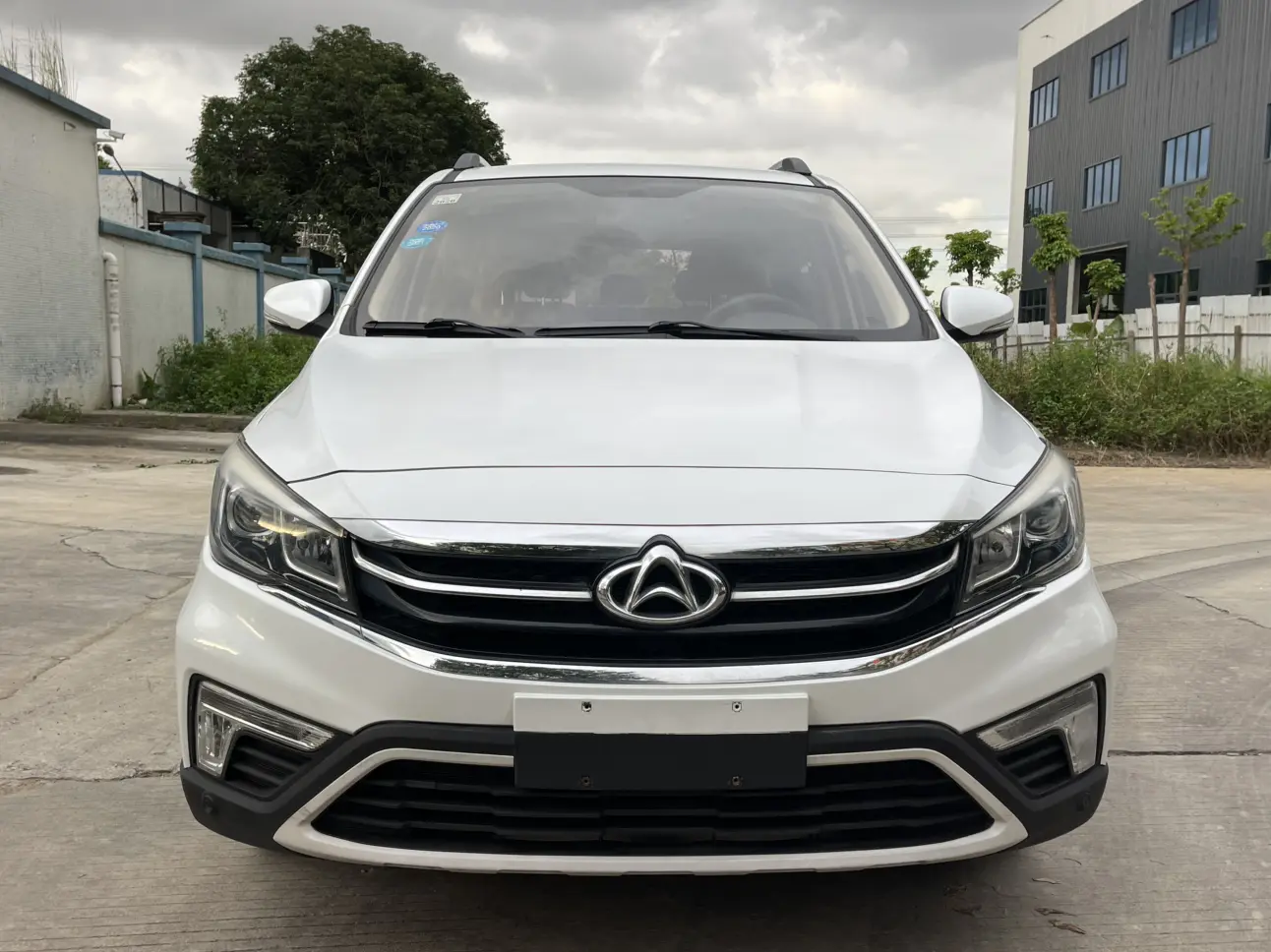 Oshan Changan Auchan A800