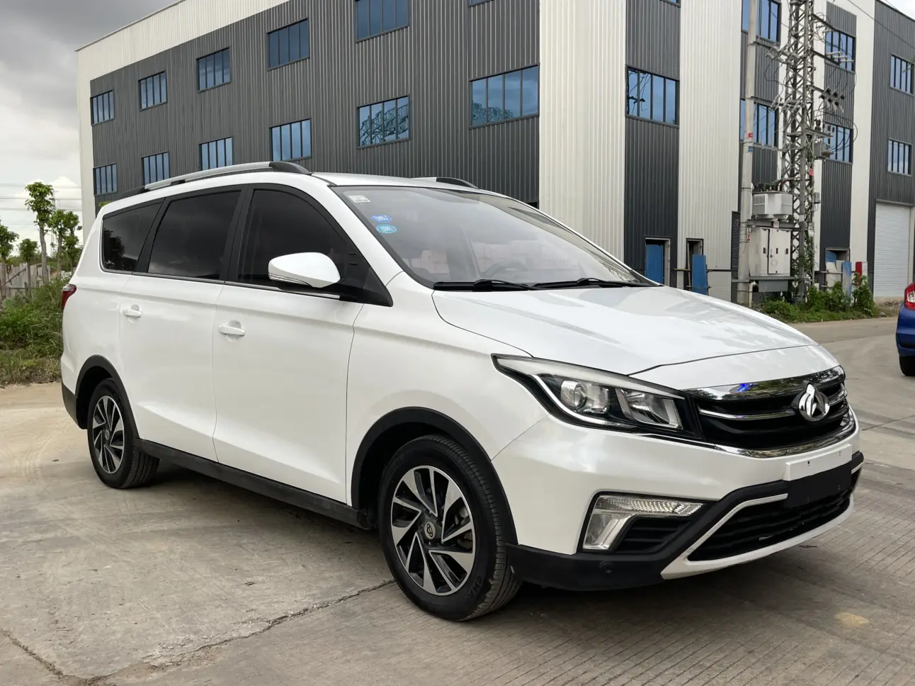 Oshan Changan Auchan A800