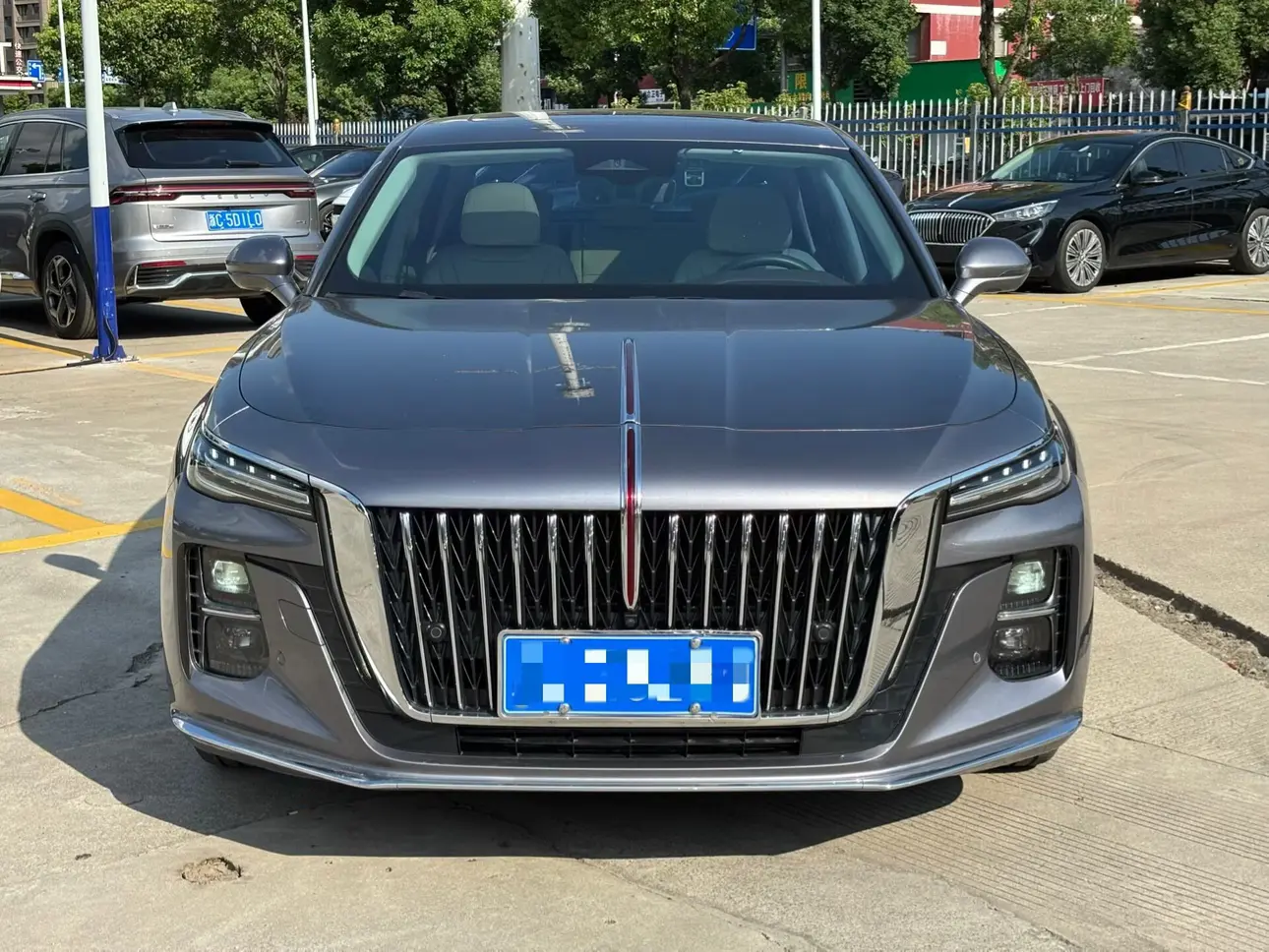 Hongqi H5  из Китая