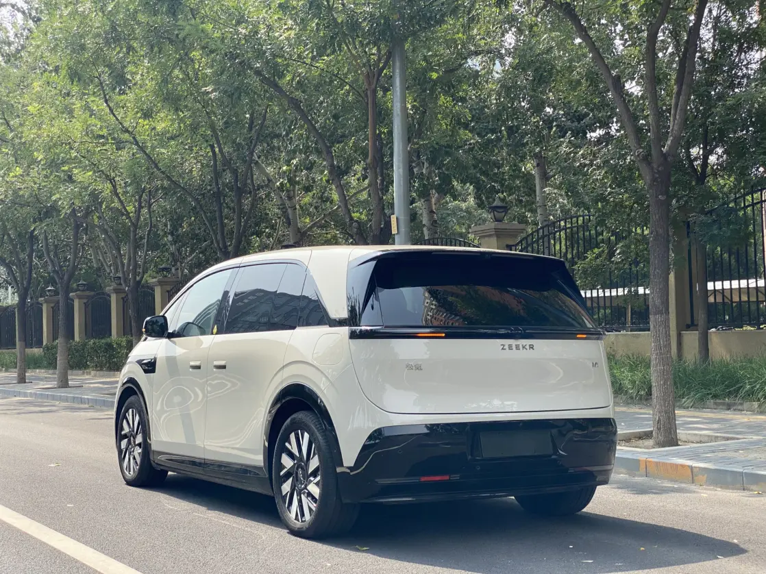 ZEEKR MIX