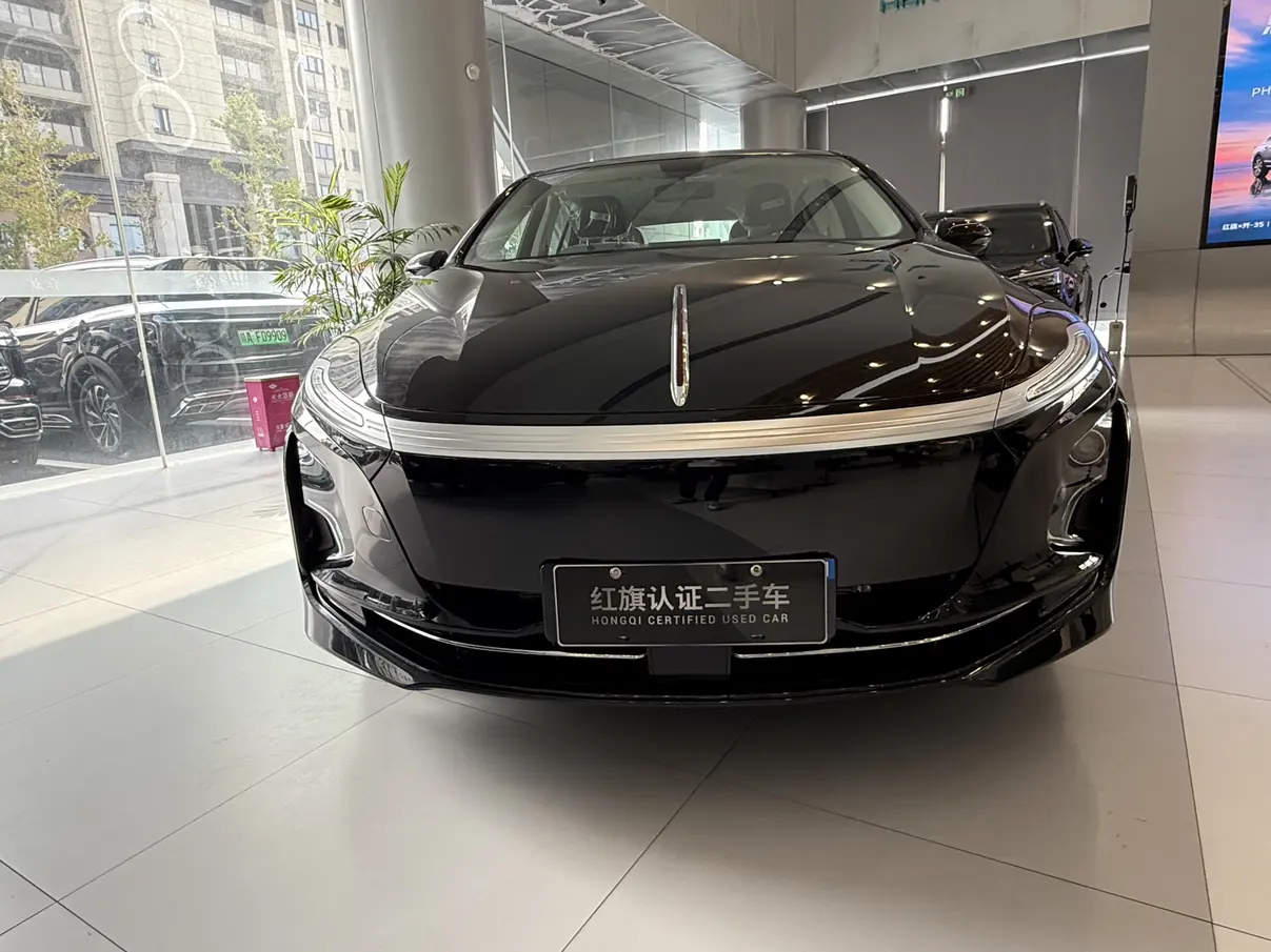 Hongqi E-QM5  из Китая