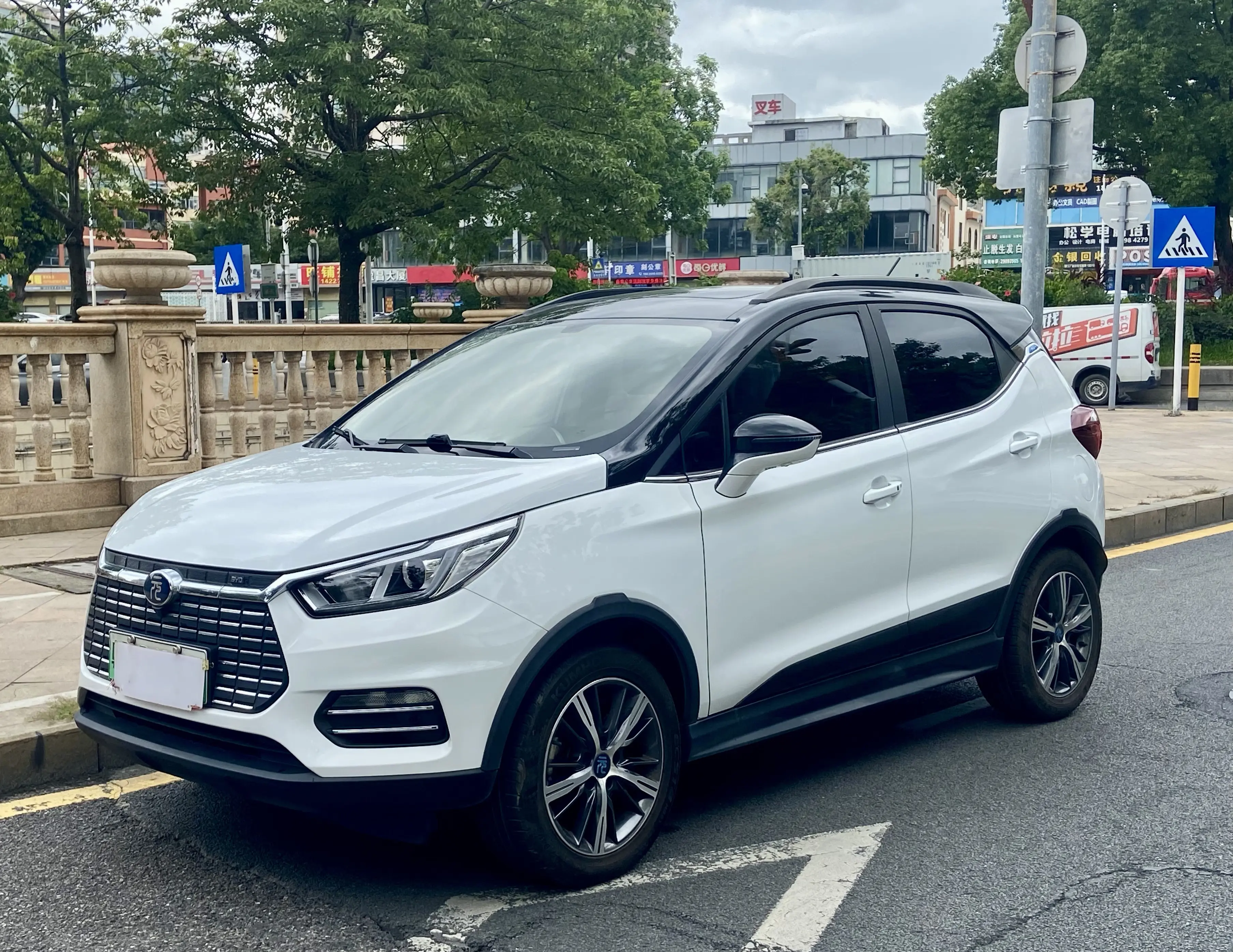 BYD Yuan EV  из Китая