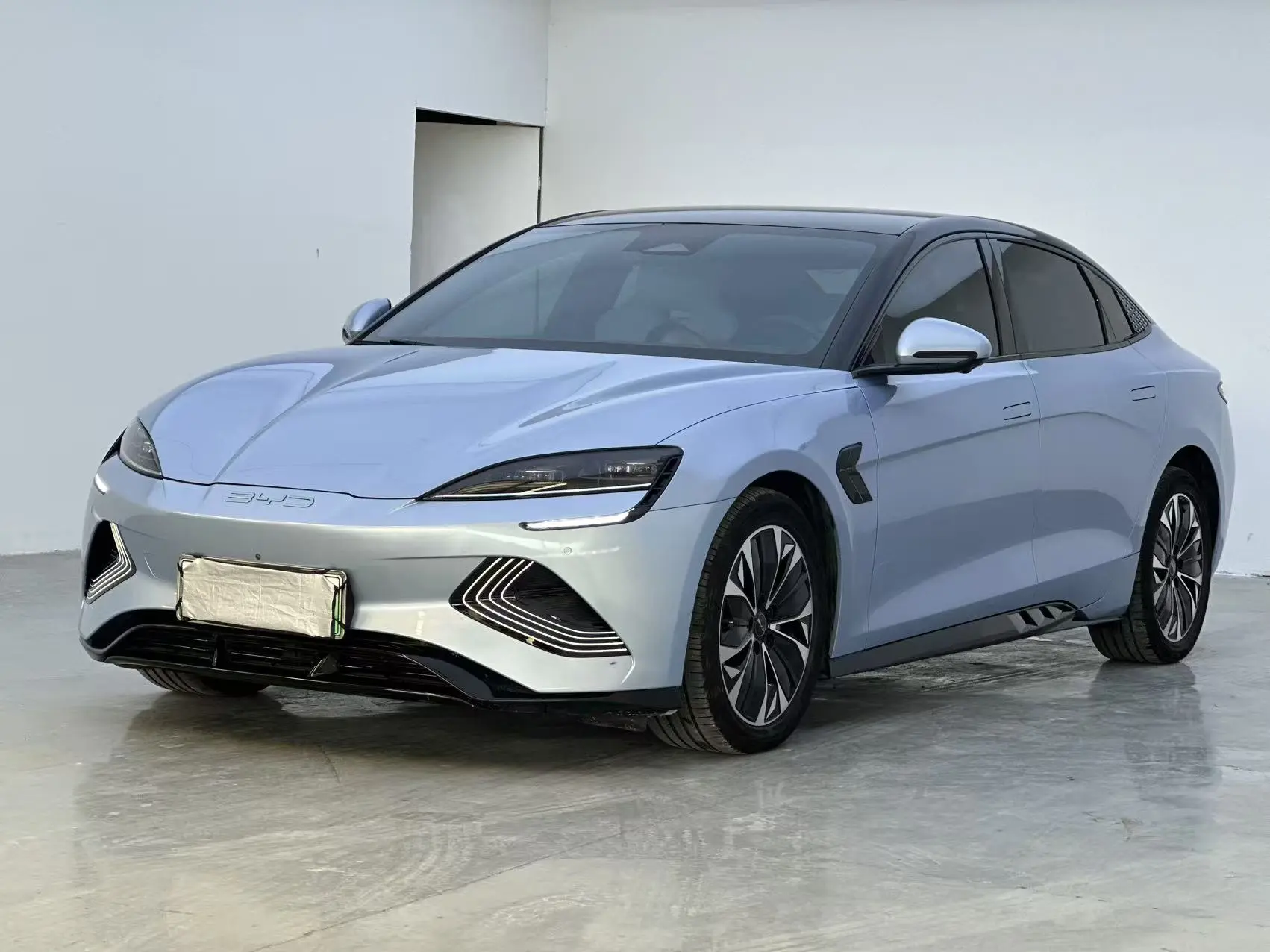 BYD Seal  из Китая