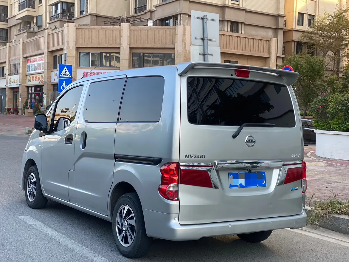Nissan NV200