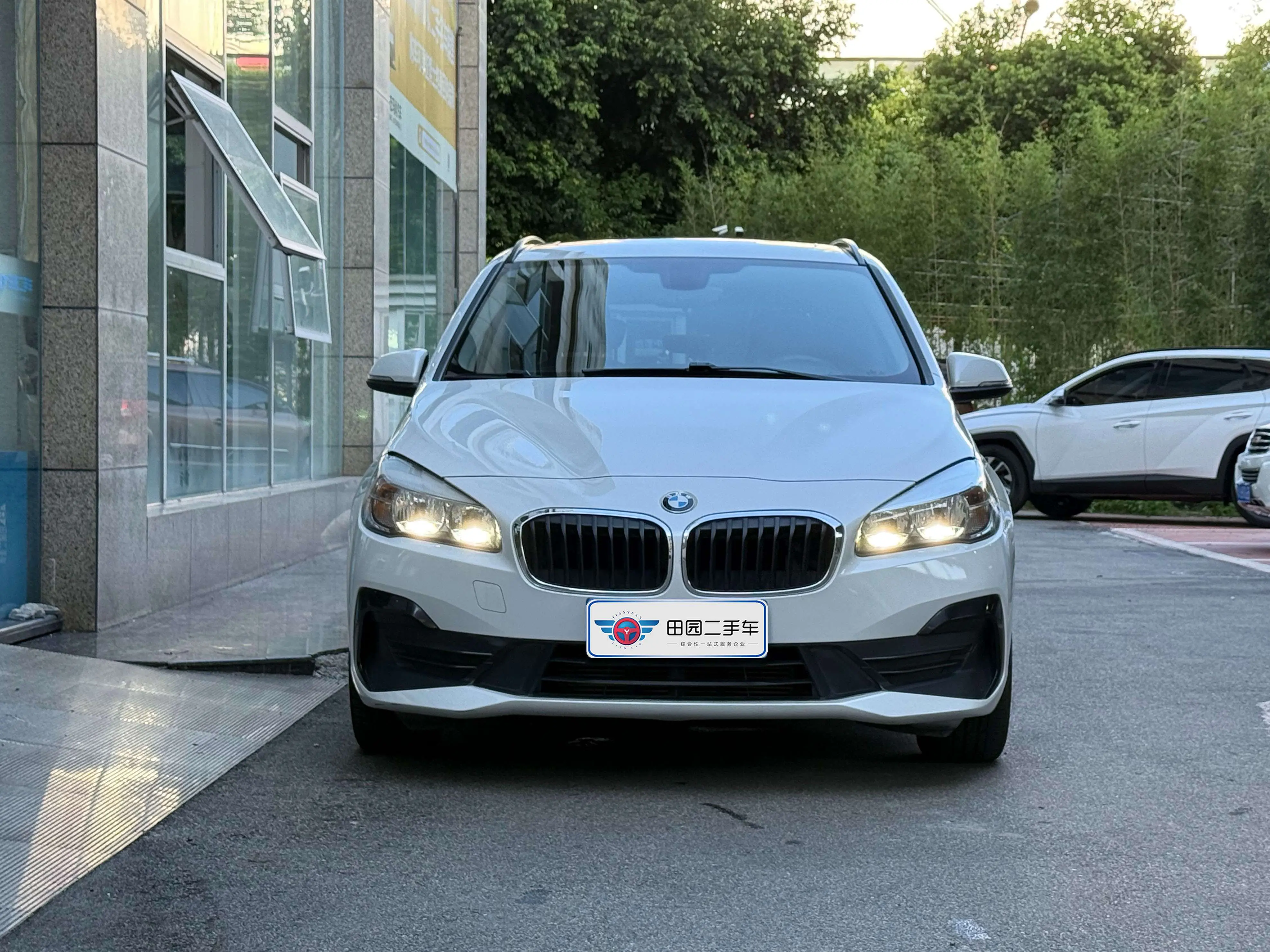 BMW 2 series station wagon