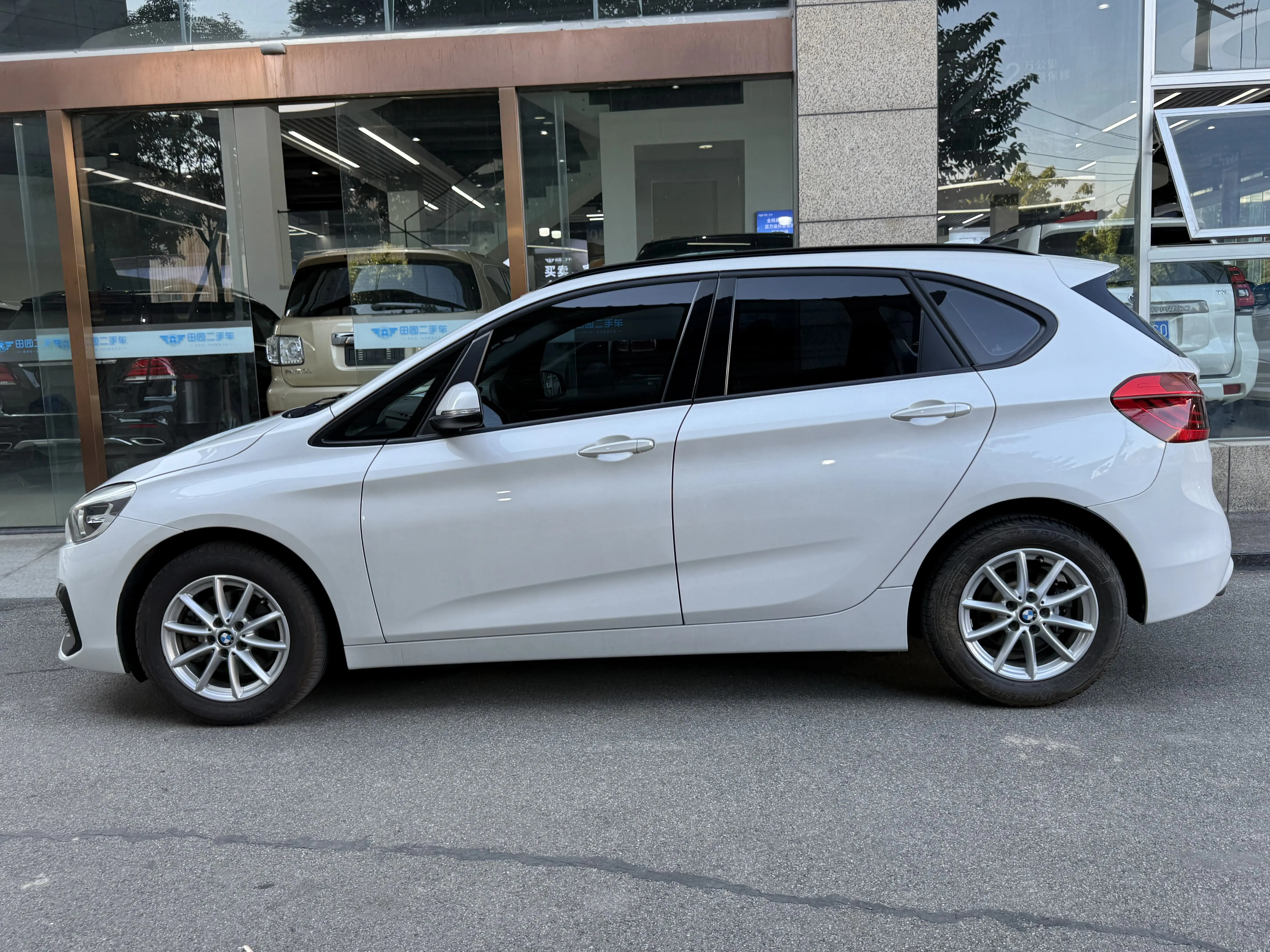 BMW 2 series station wagon