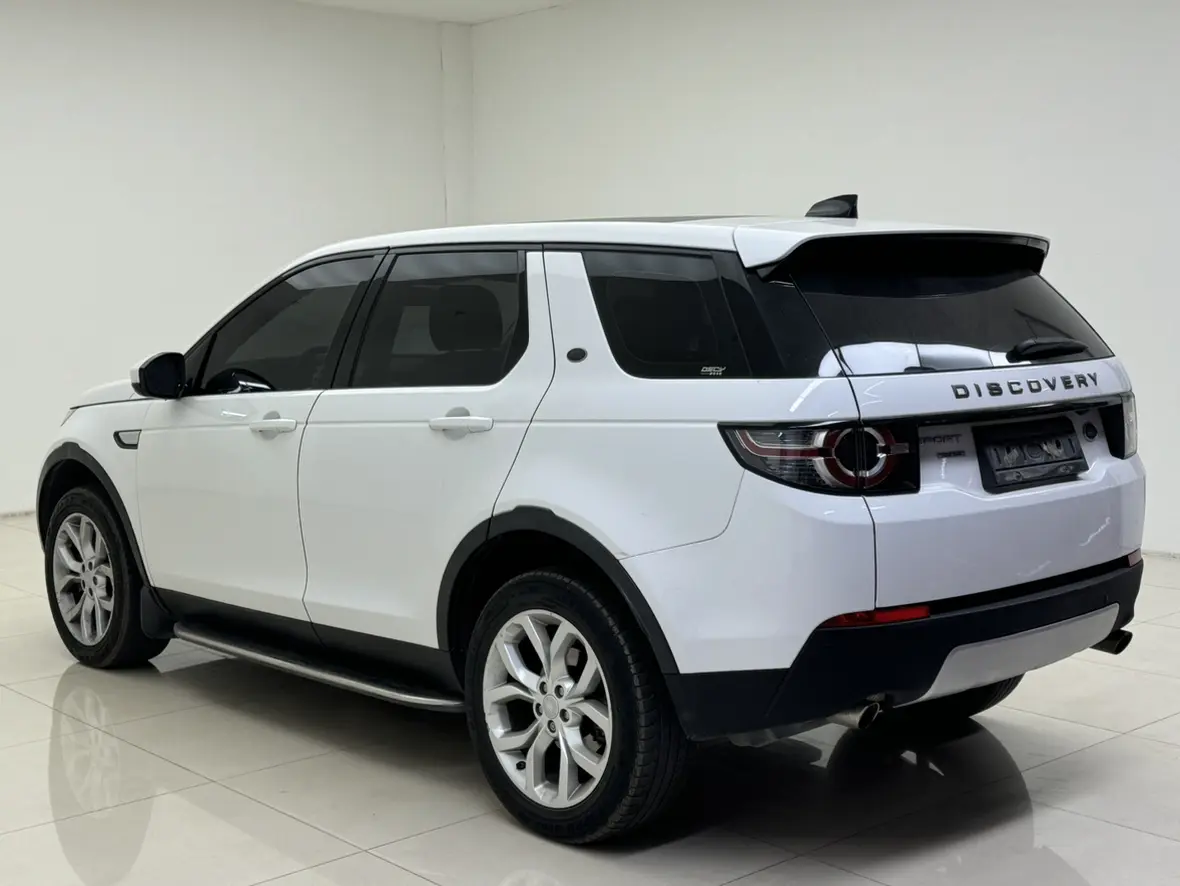 Land Rover Discover the magic