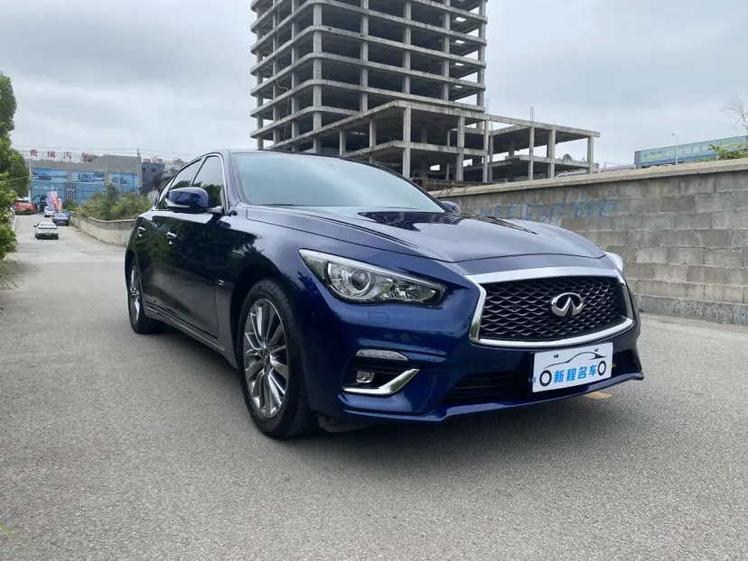 Infiniti Q50L