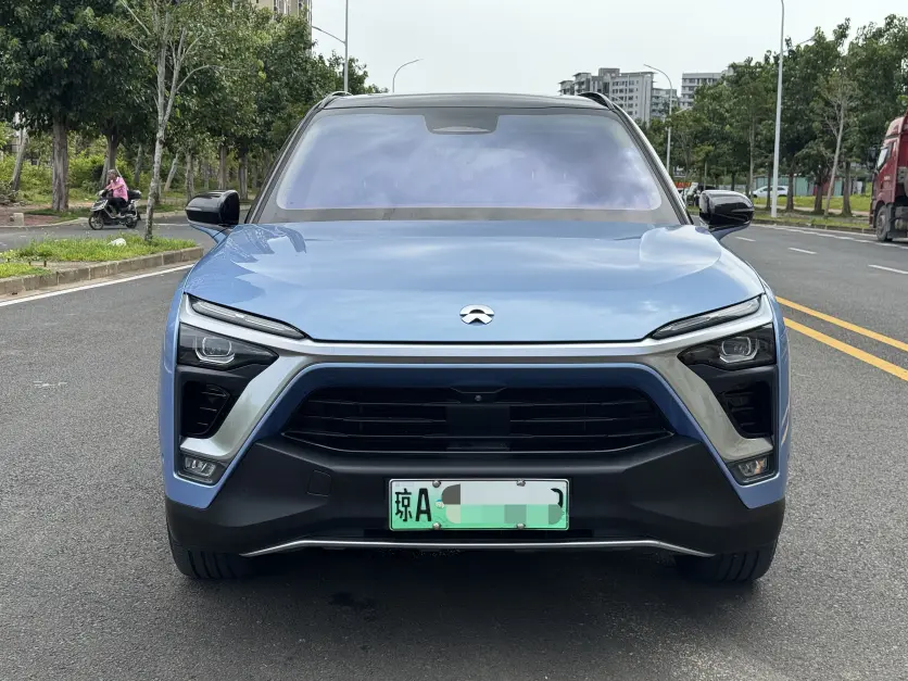 NIO ES8