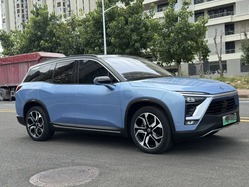 NIO ES8