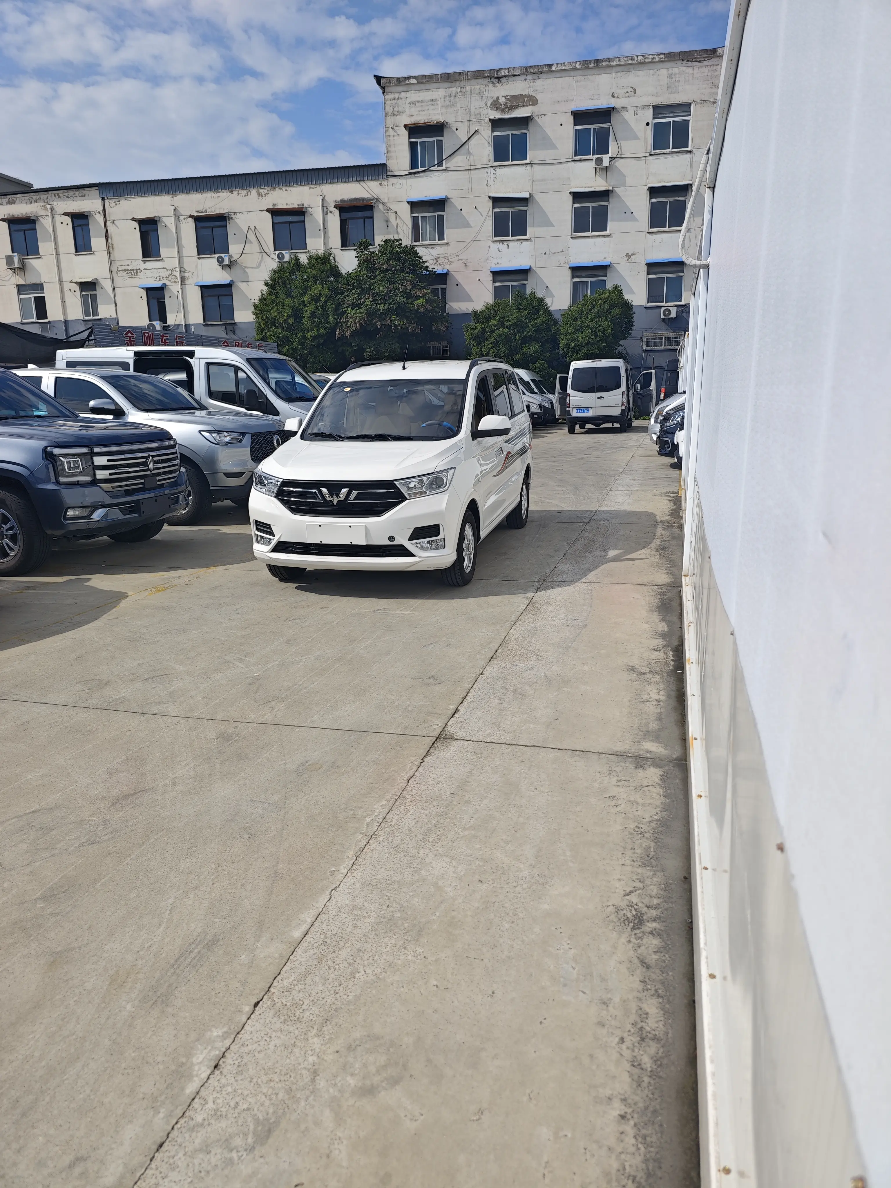 Wuling Hongguang  из Китая