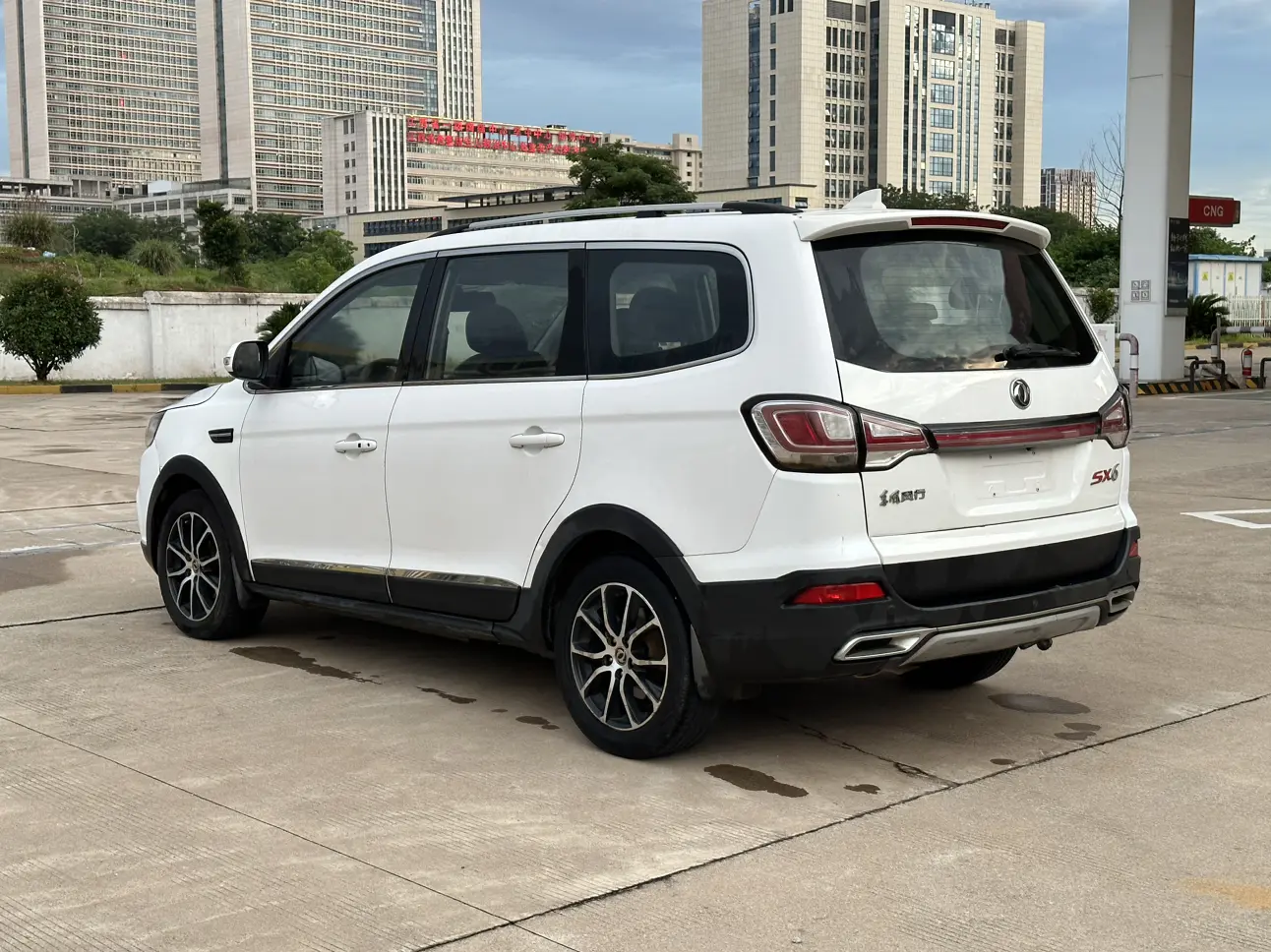 Forthing Fengxing SX6