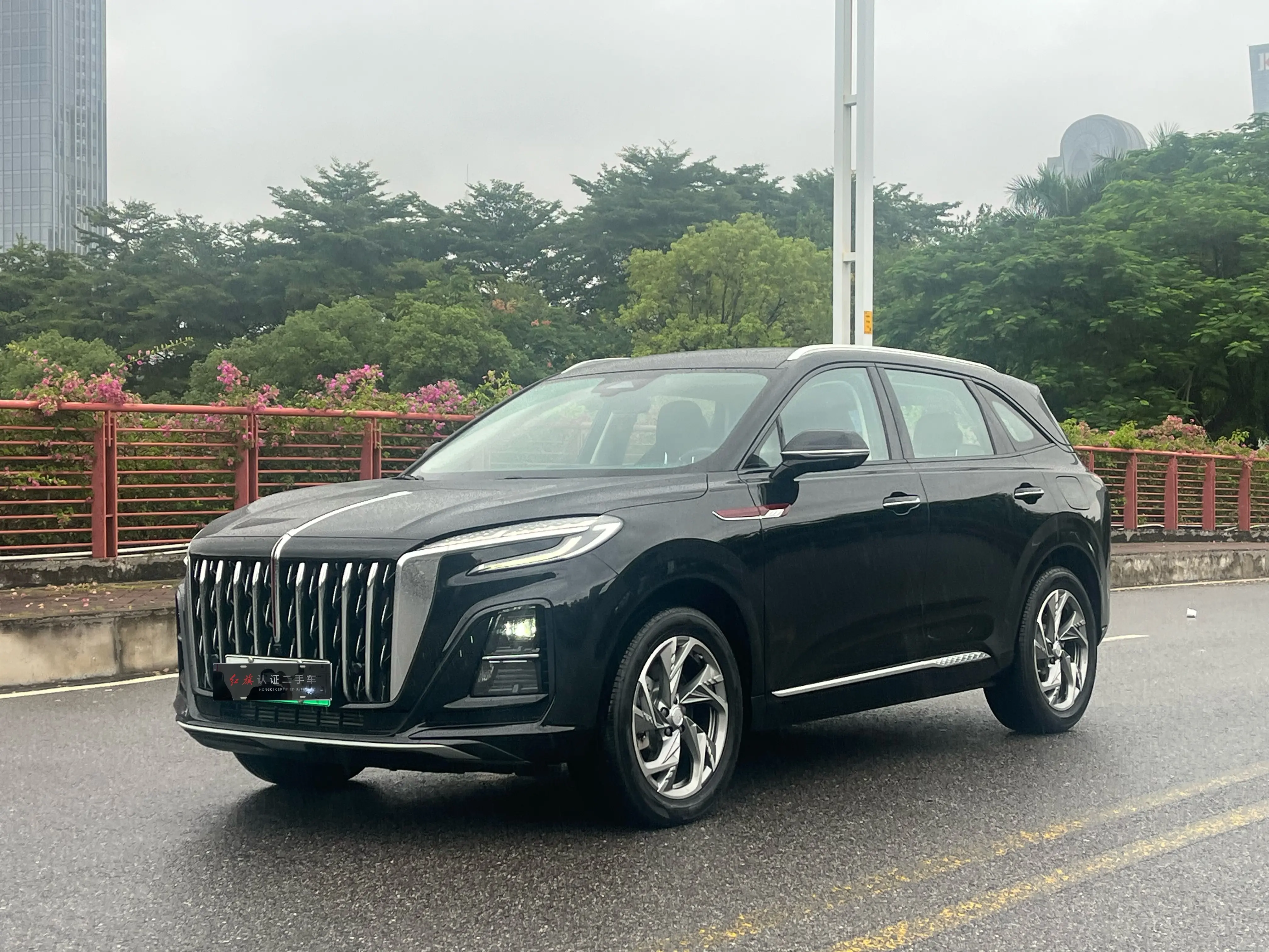 Hongqi HS3 PHEV