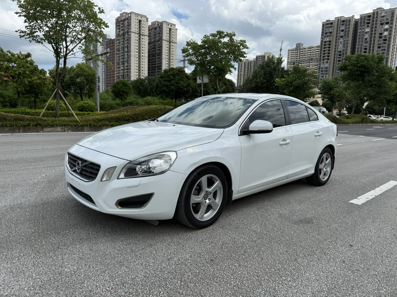 Volvo S60 (imported)