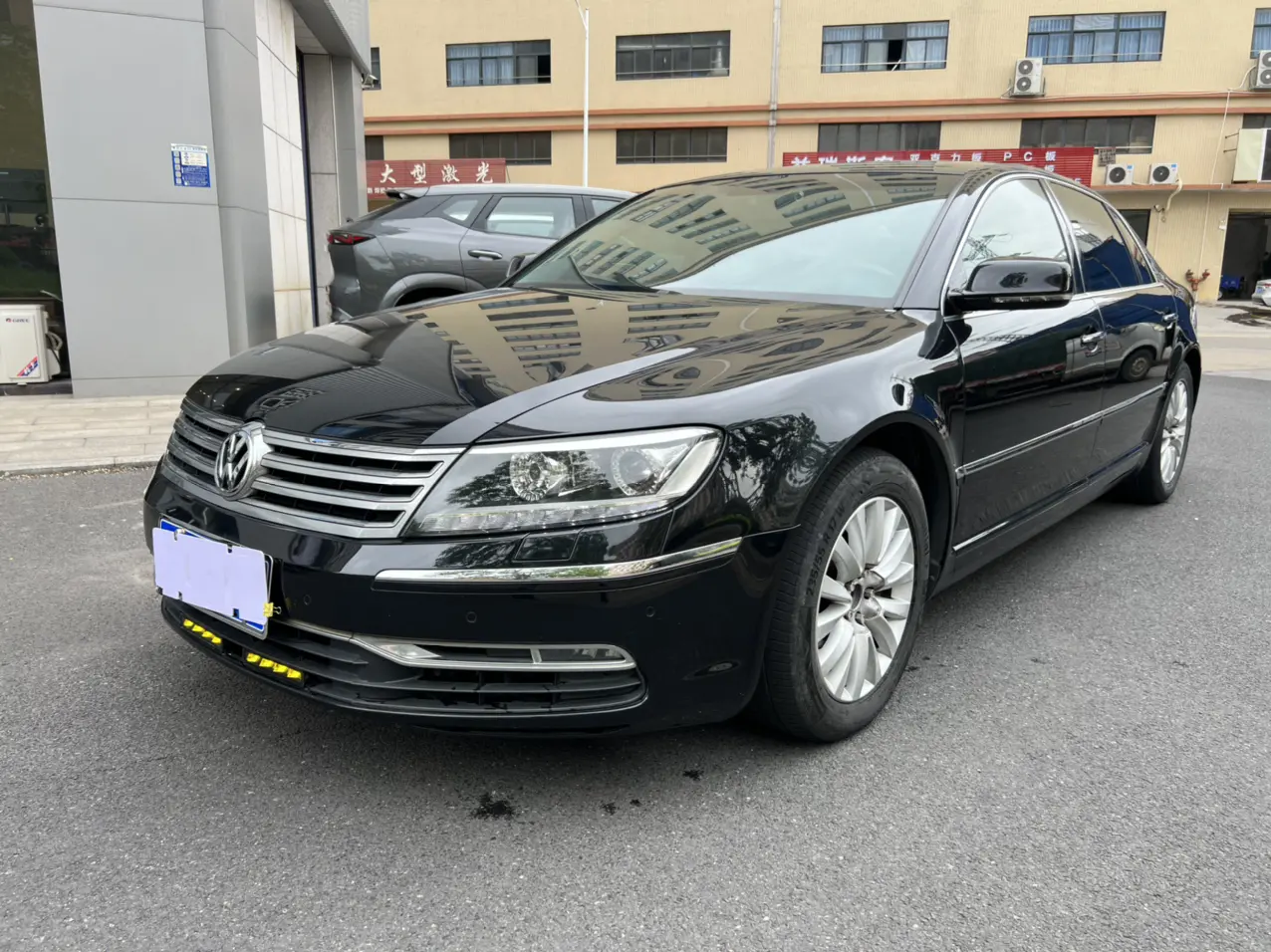 Volkswagen Phaeton  из Китая