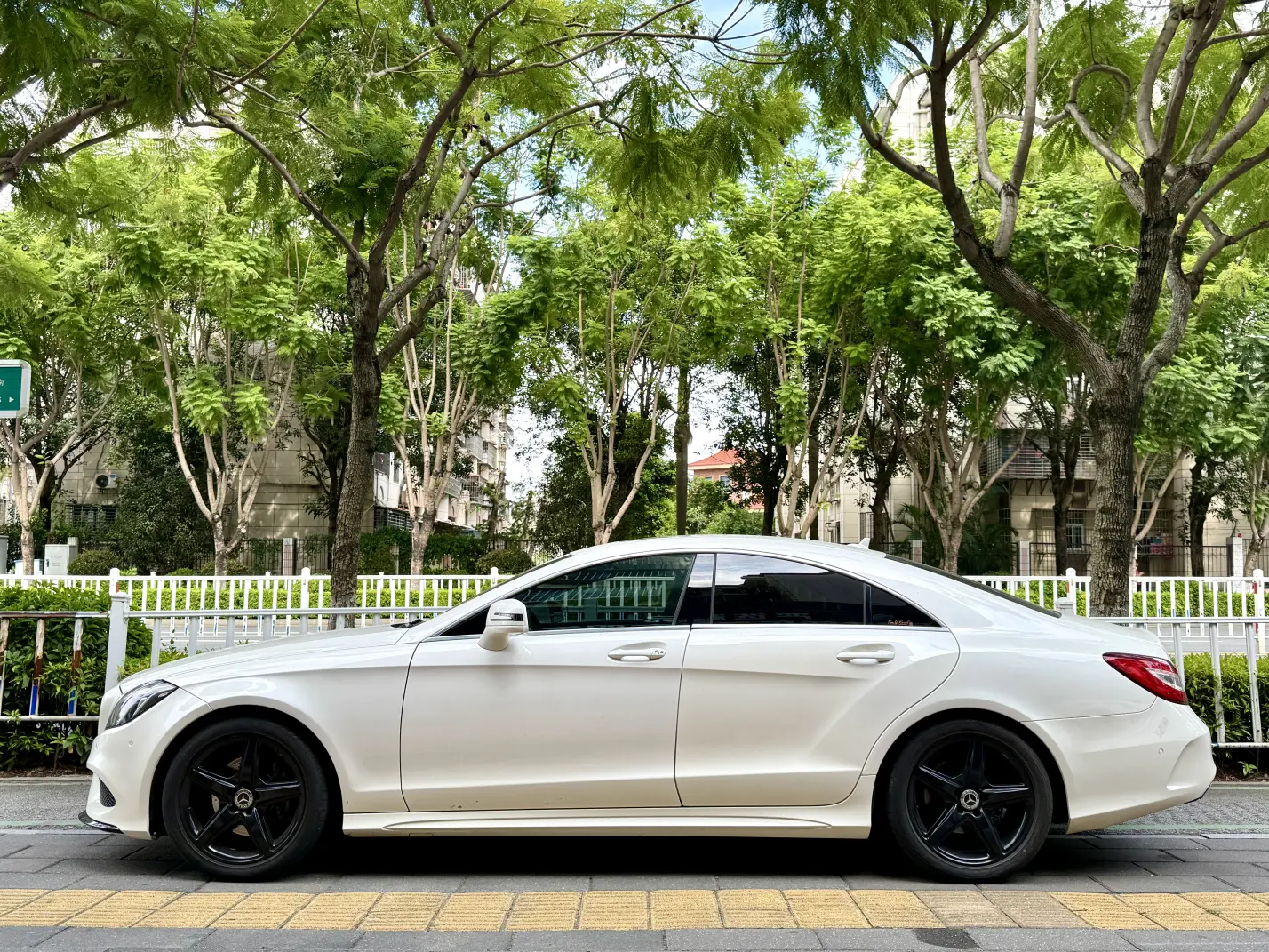 Mercedes-Benz Mercedes Benz CLS
