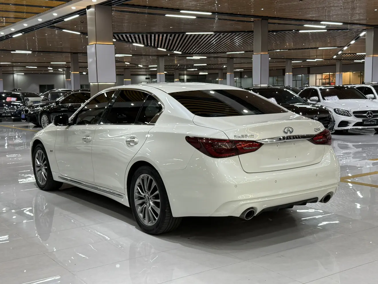 Infiniti Q50L