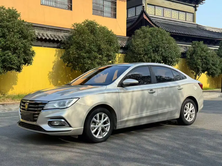 Roewe i5