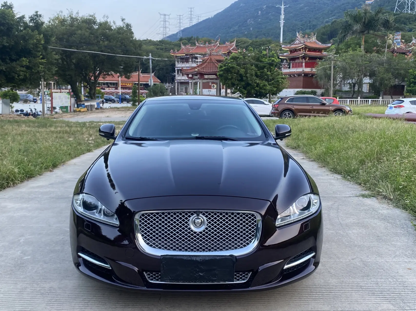 Jaguar XJ