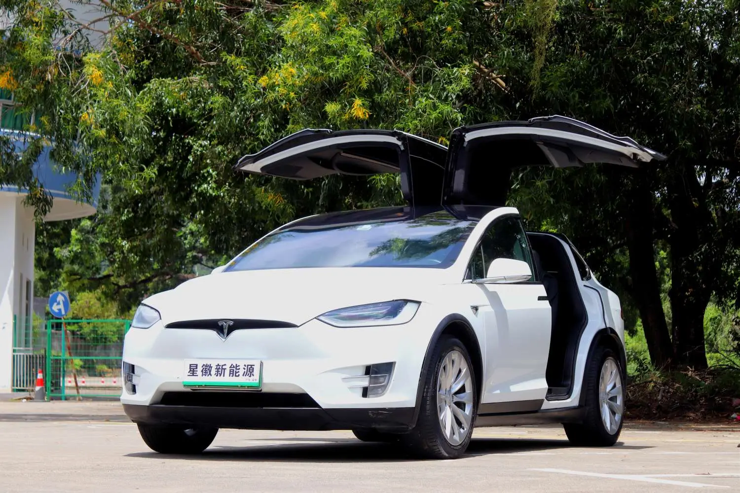 Tesla Model X