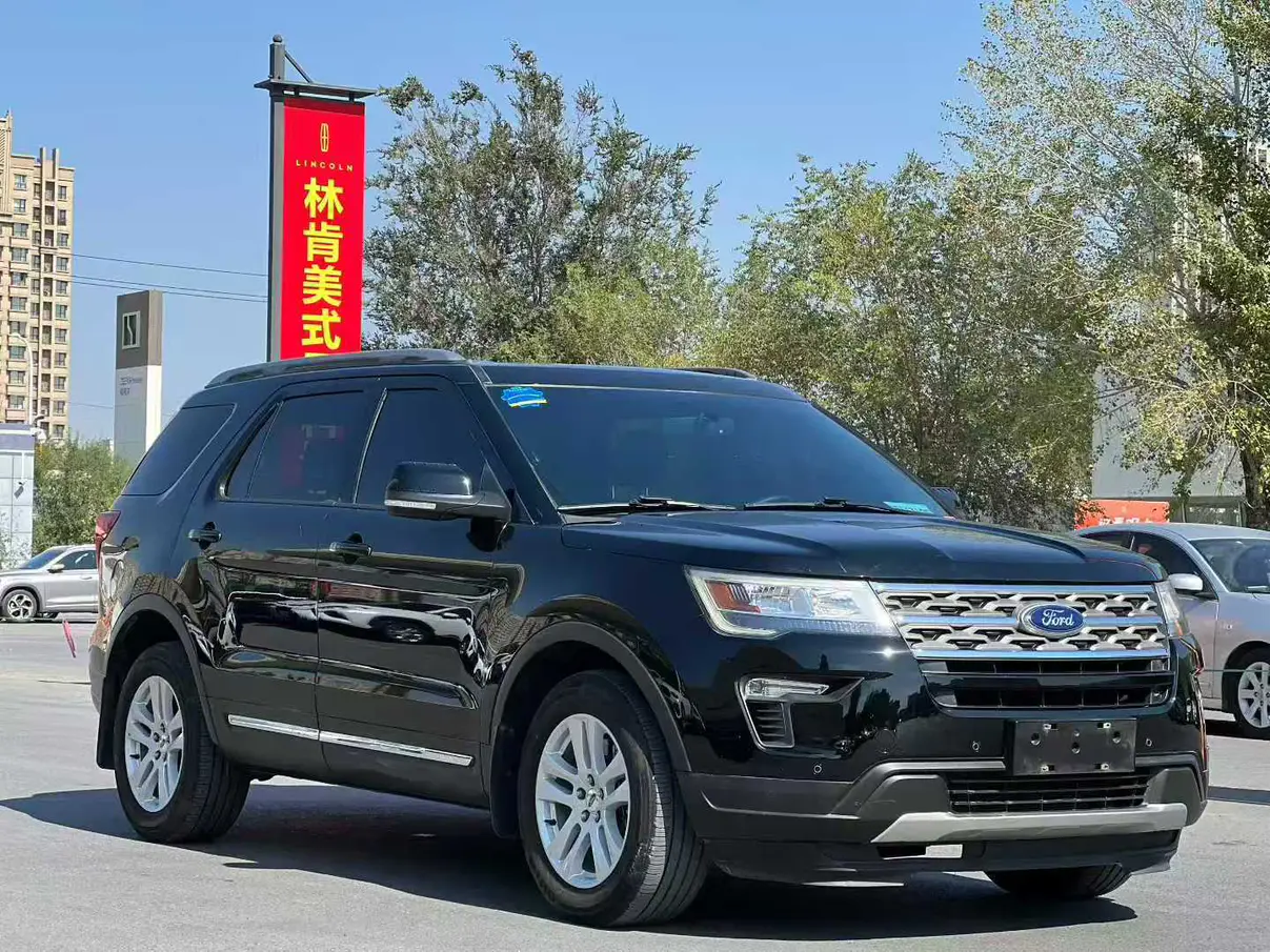 Ford Explorer (imported)