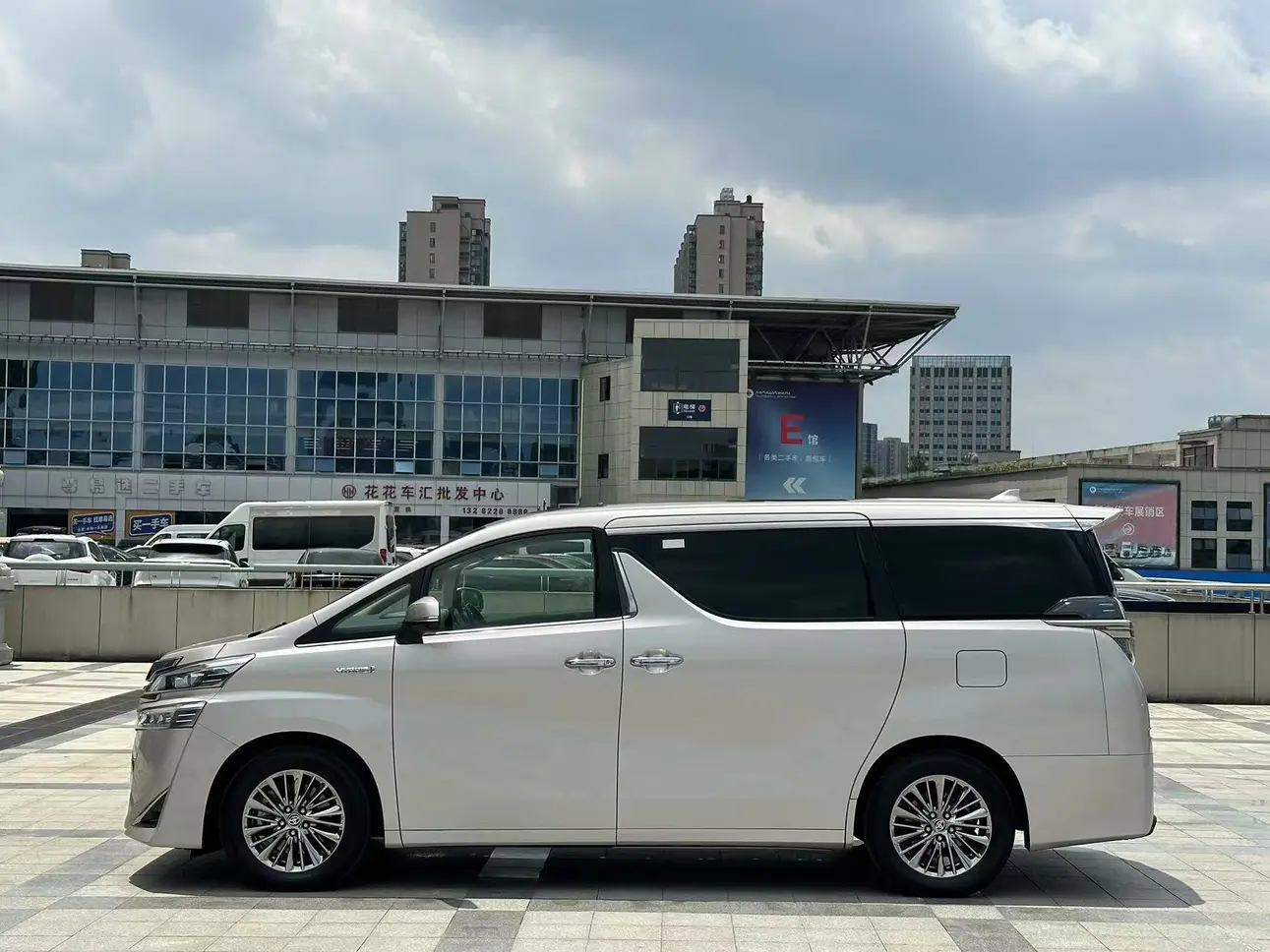 Toyota Crown Wellfire