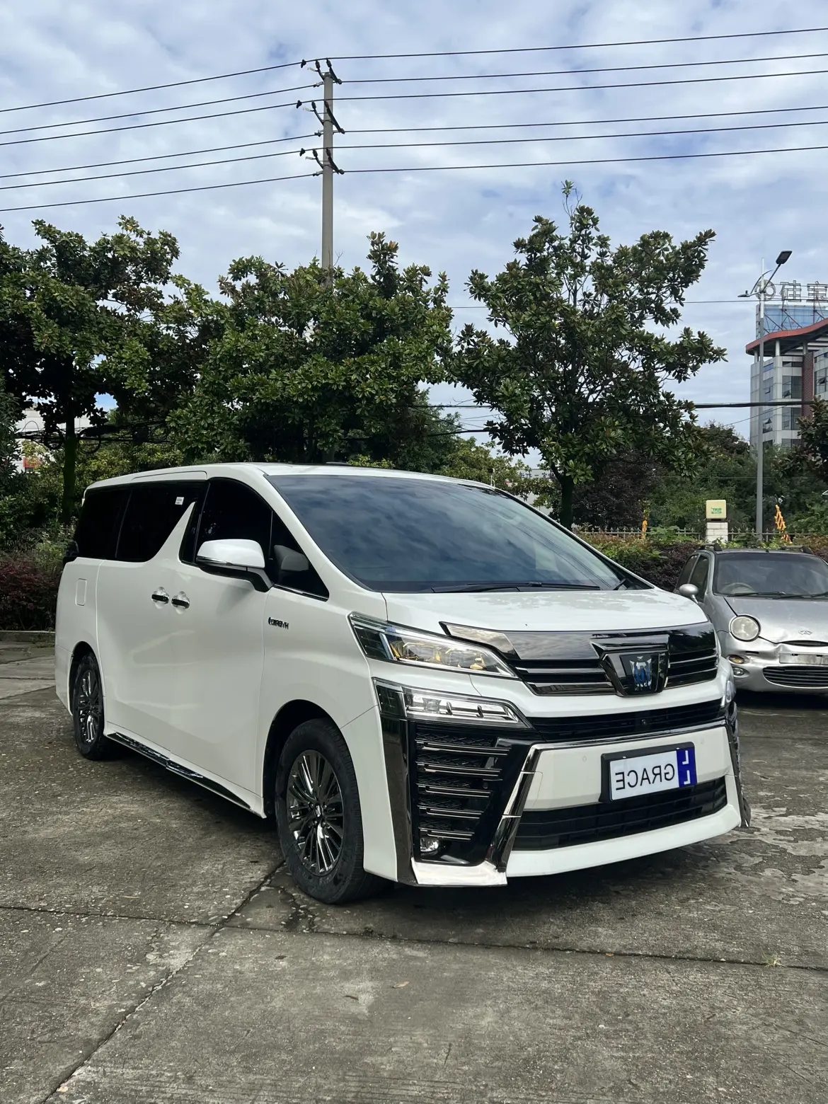 Toyota Crown Wellfire