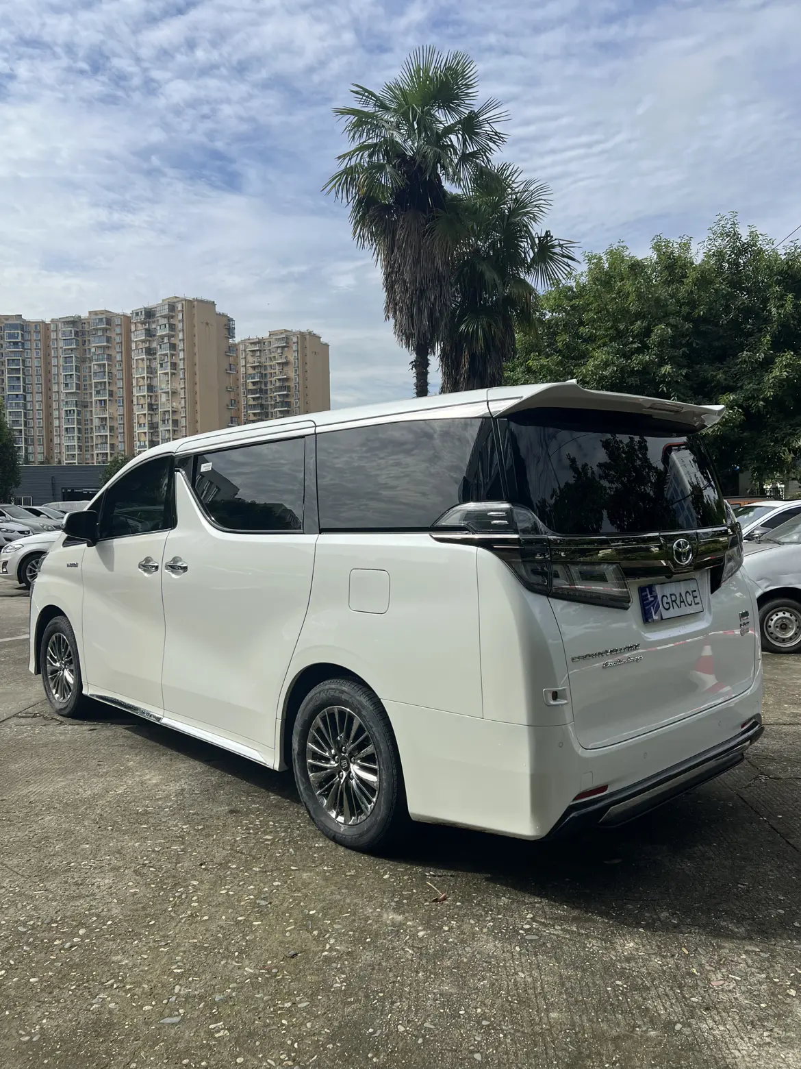 Toyota Crown Wellfire