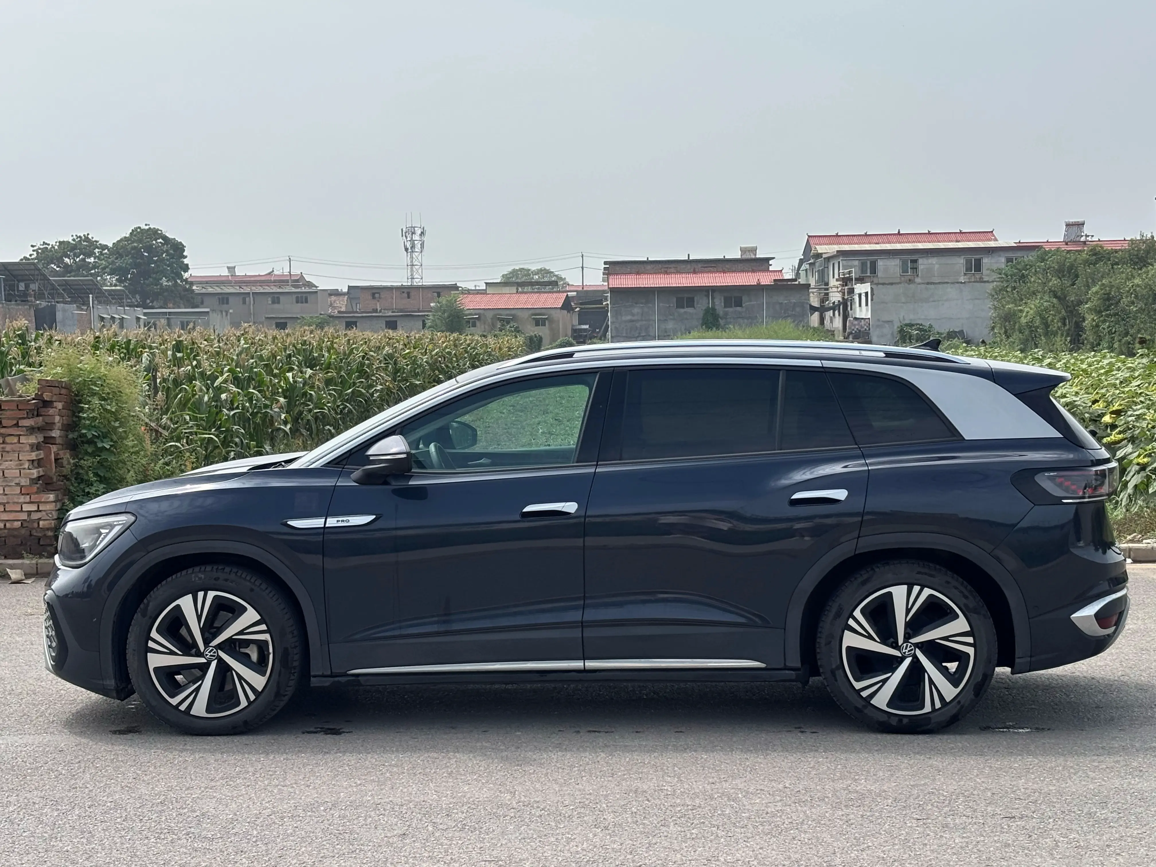 Volkswagen ID.6 CROZZ