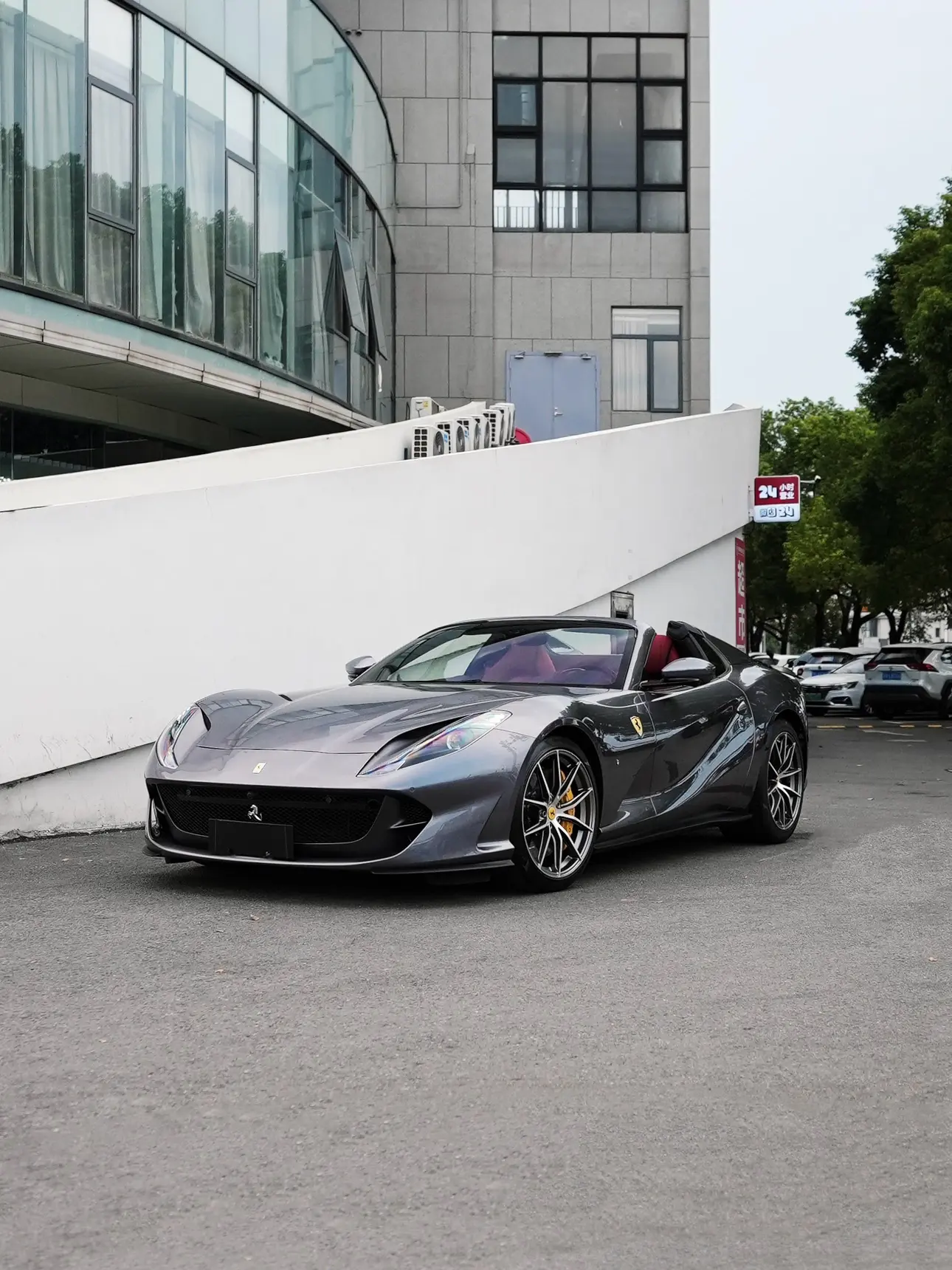 Ferrari 812  из Китая