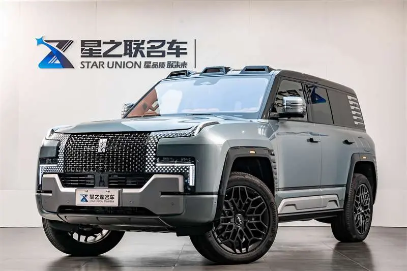 BYD Yangwang U8  из Китая