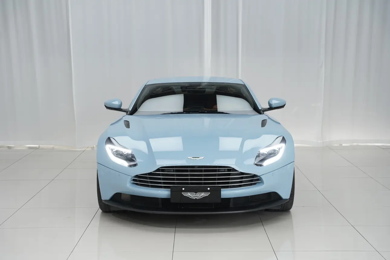 Aston Martin DB11