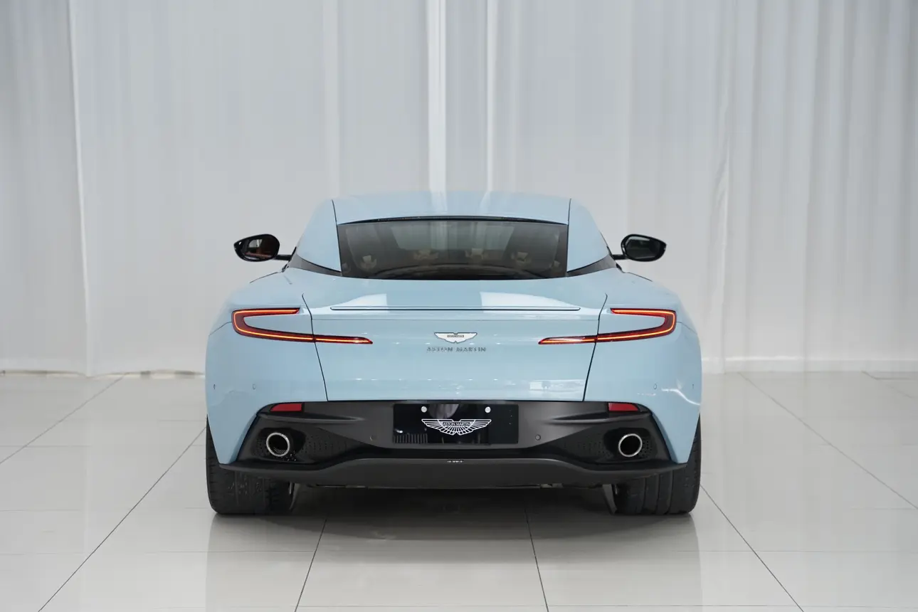 Aston Martin DB11