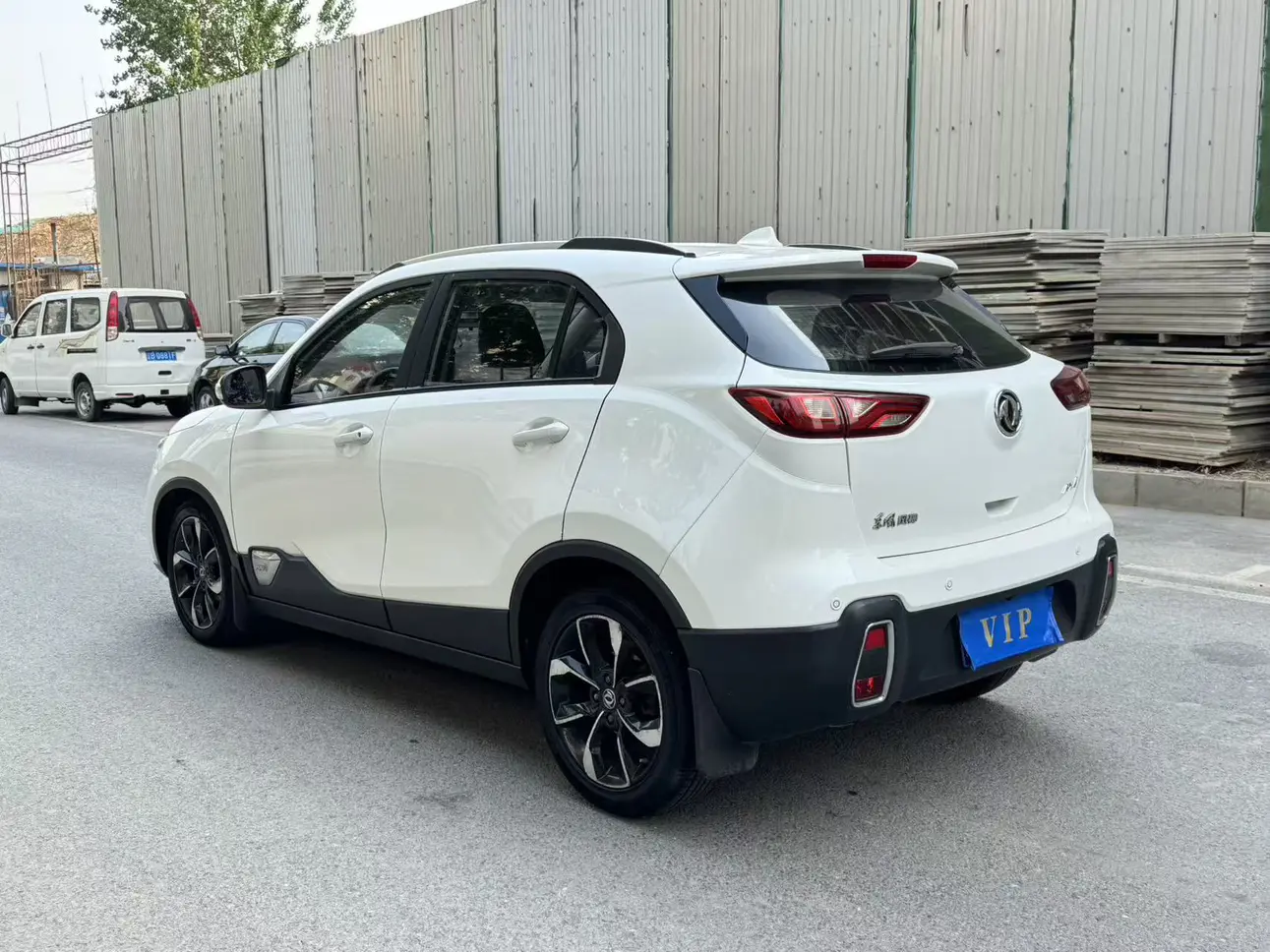 Dongfeng Fengshen AX4