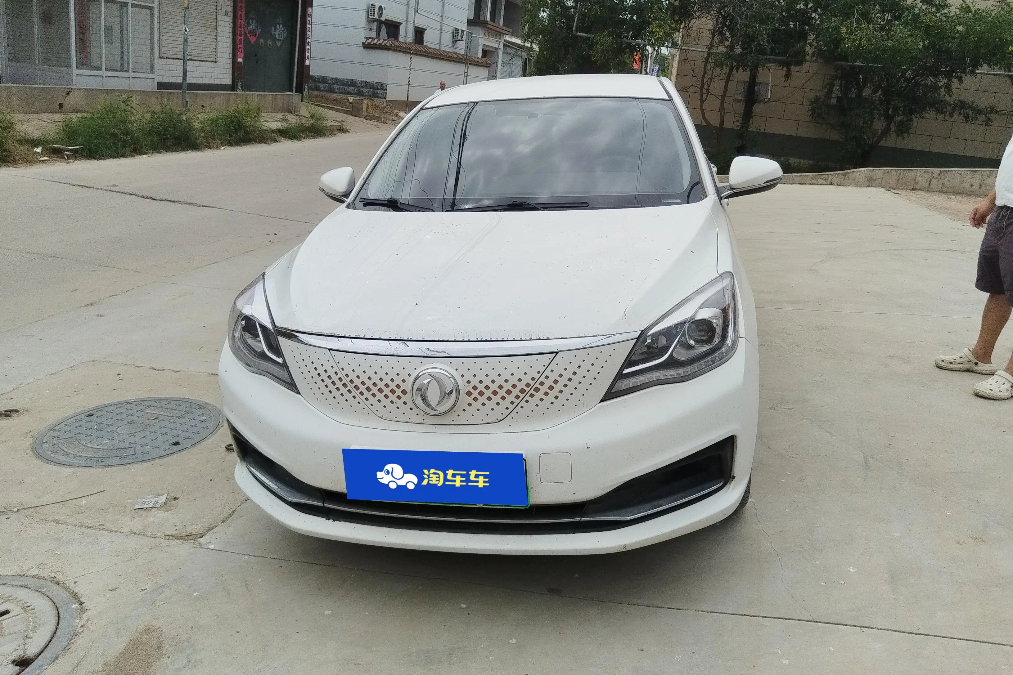 Dongfeng Fengshen E70