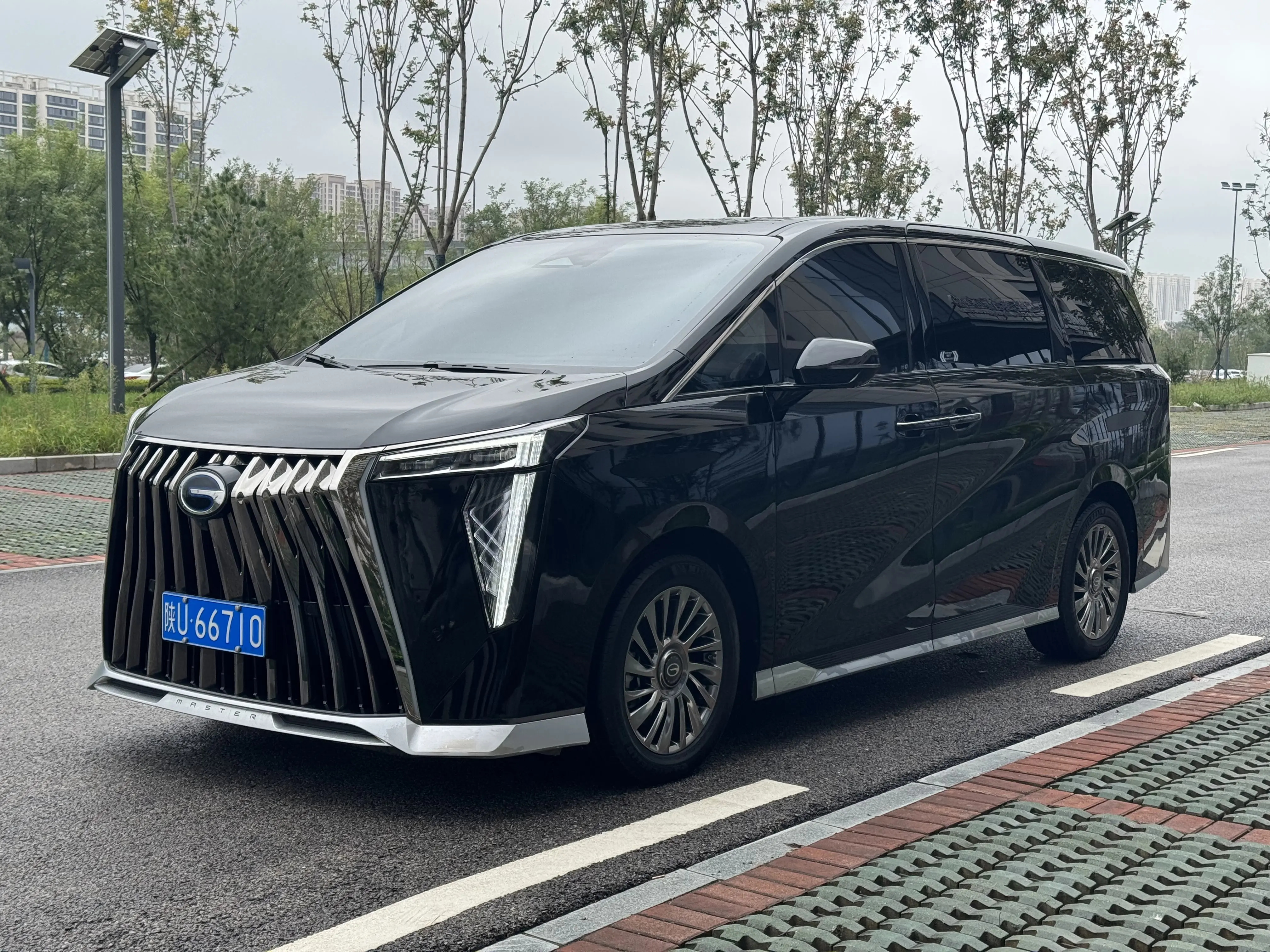 GAC Trumpchi M8  из Китая