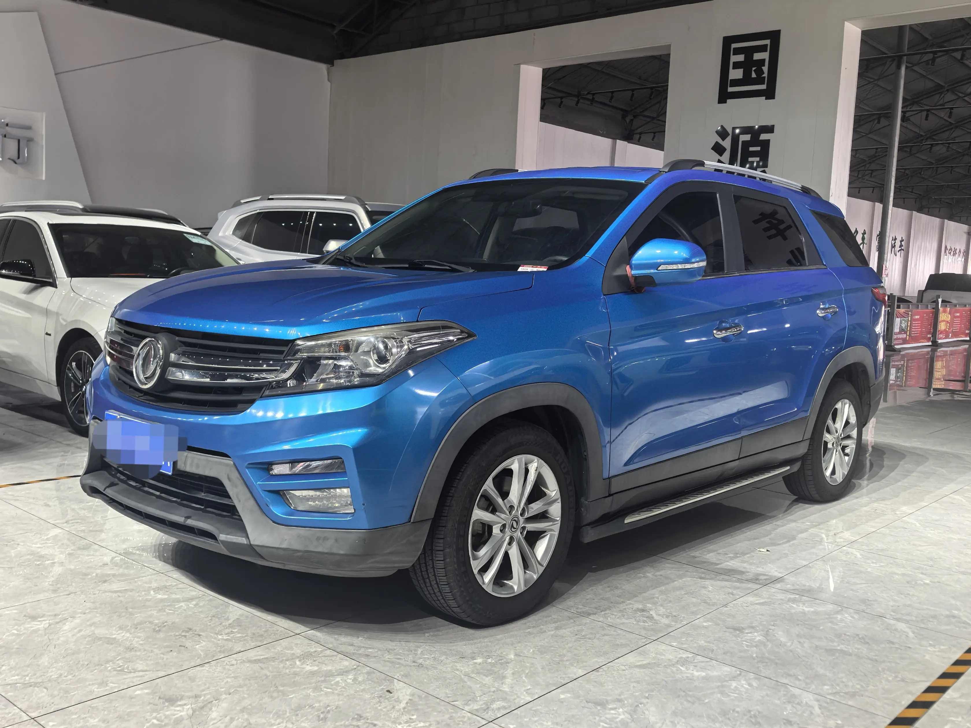 Dongfeng Scenery S560  из Китая