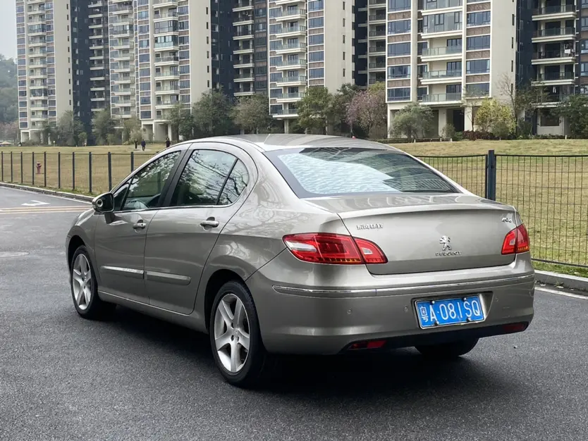 Peugeot 408