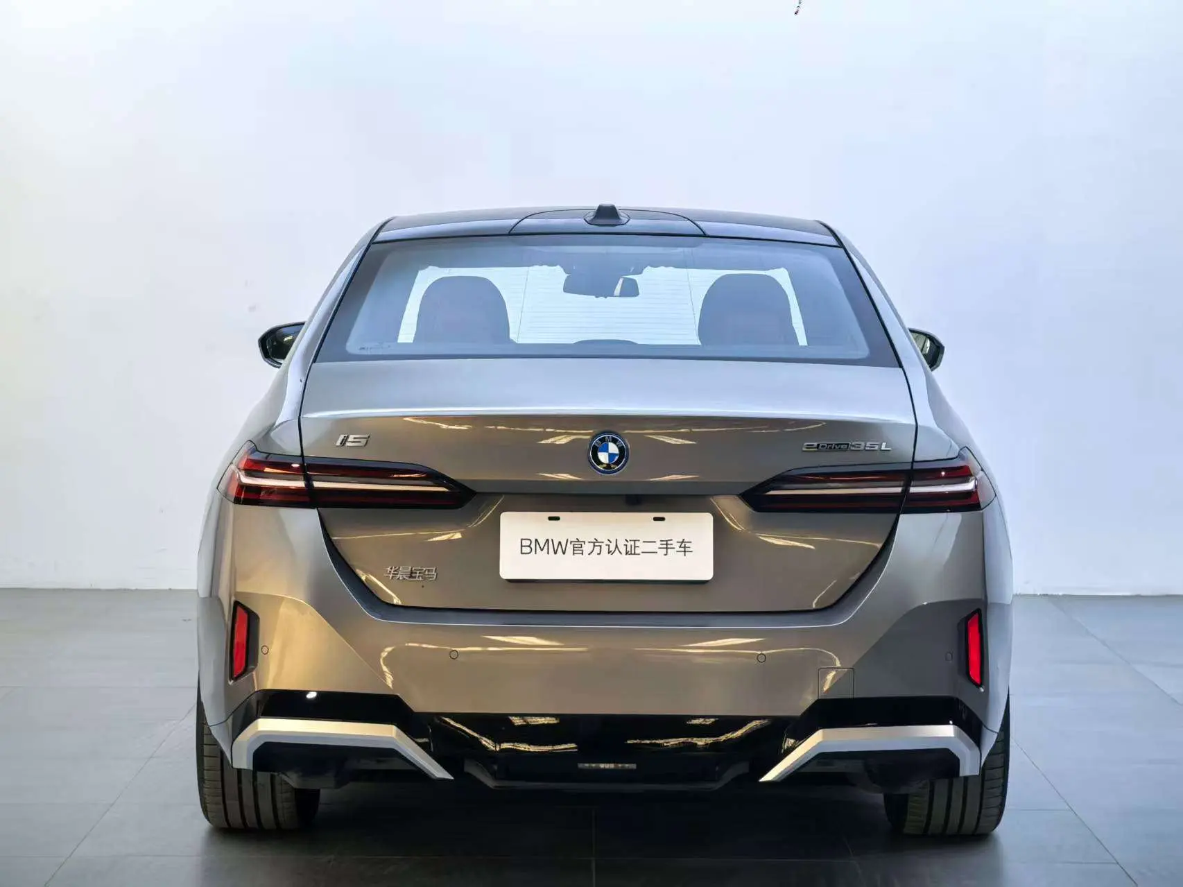 BMW i5
