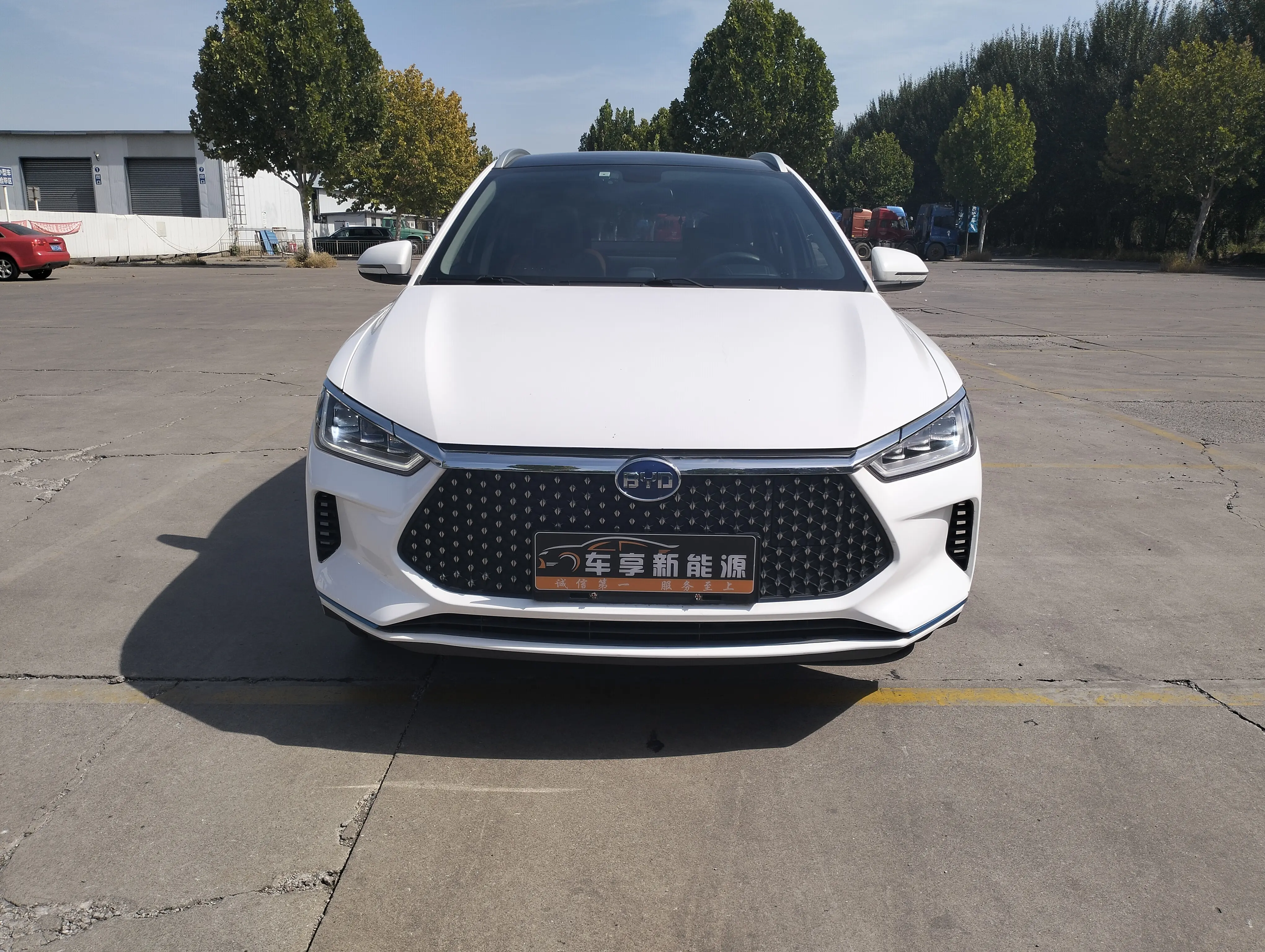 BYD e2