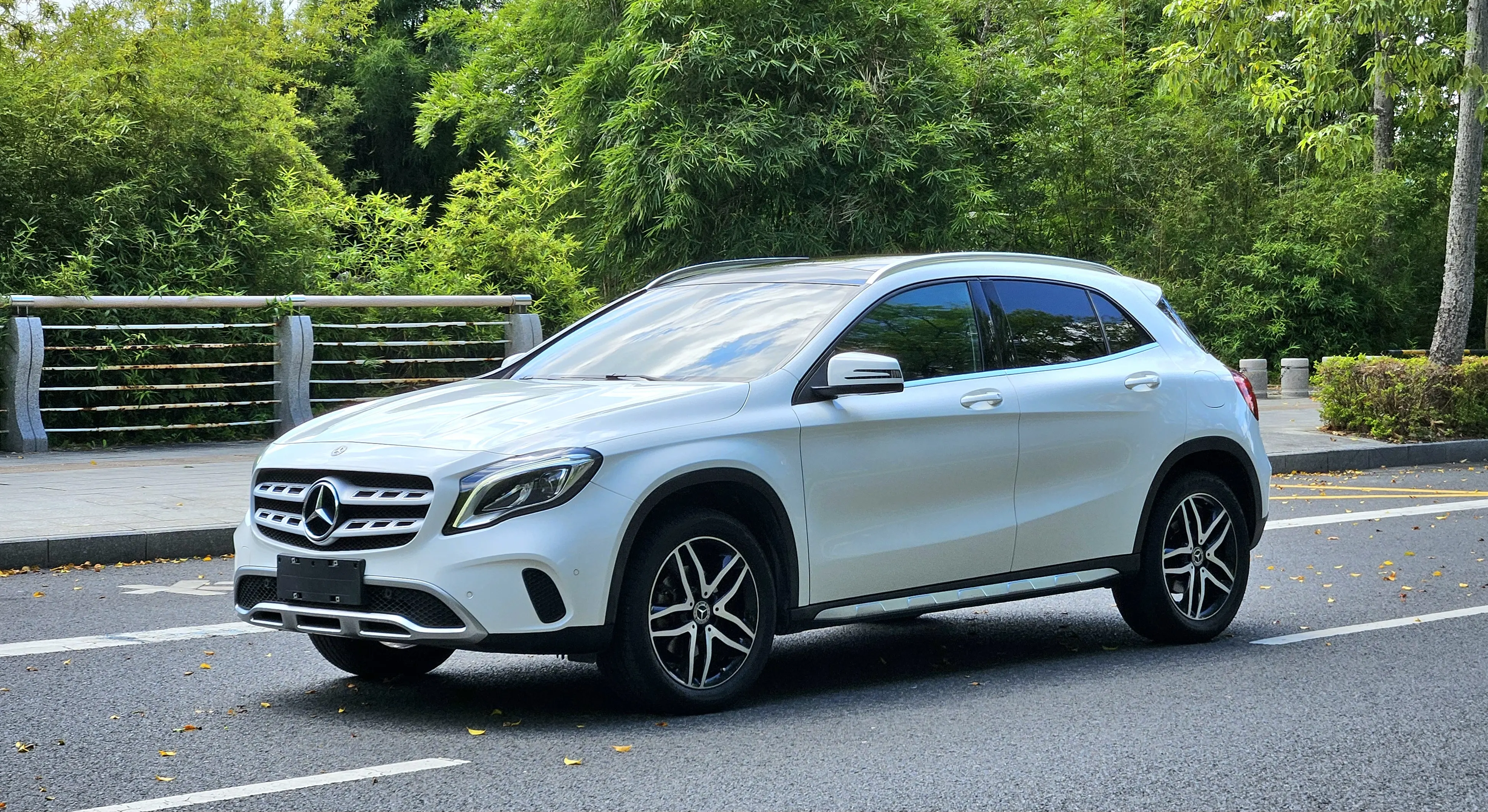 Mercedes-Benz GLA  из Китая